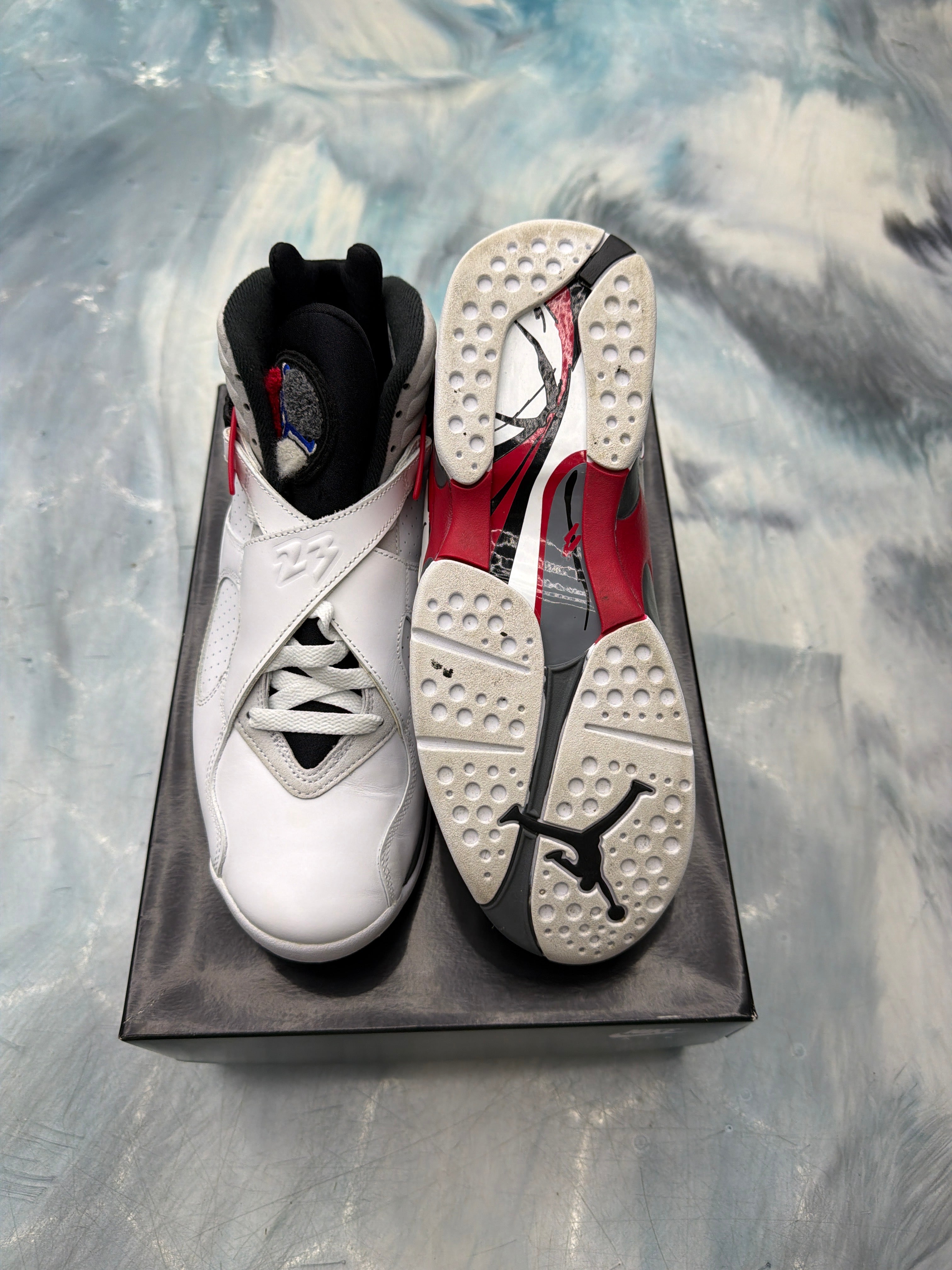 JORDAN 8 RETRO WHITE TRUE RED (2025) PRE OWNED SIZE 9.5
