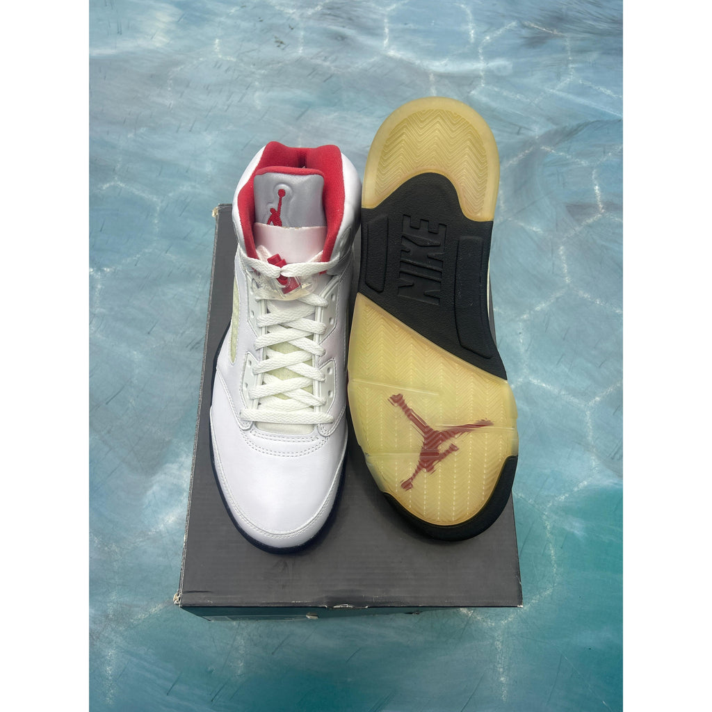 JORDAN 5 RETRO FIRE RED SILVER TONGUE BRAND NEW (YELLOWING) SIZE 10