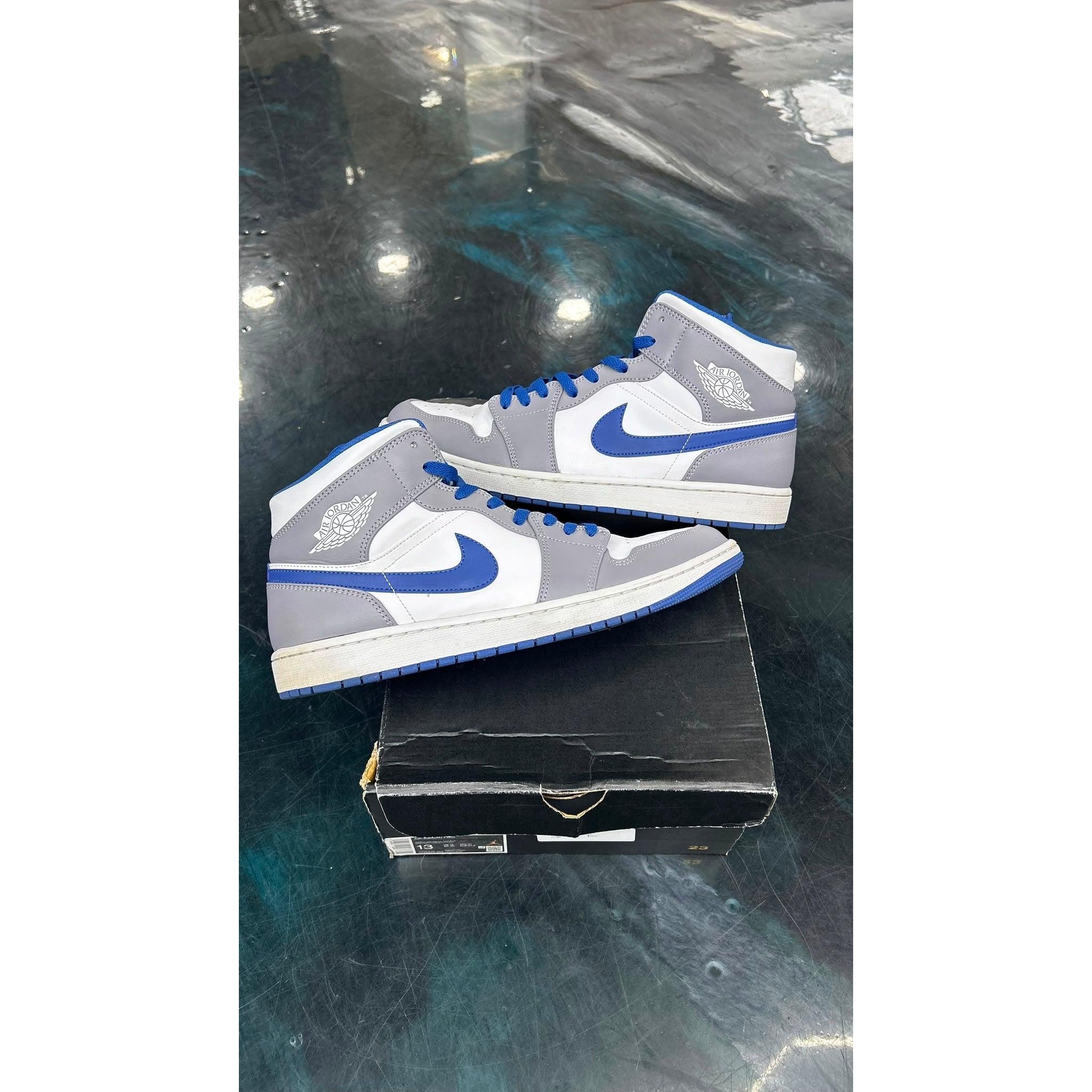 JORDAN 1 MID TRUE BLUE PRE OWNED SIZE 13