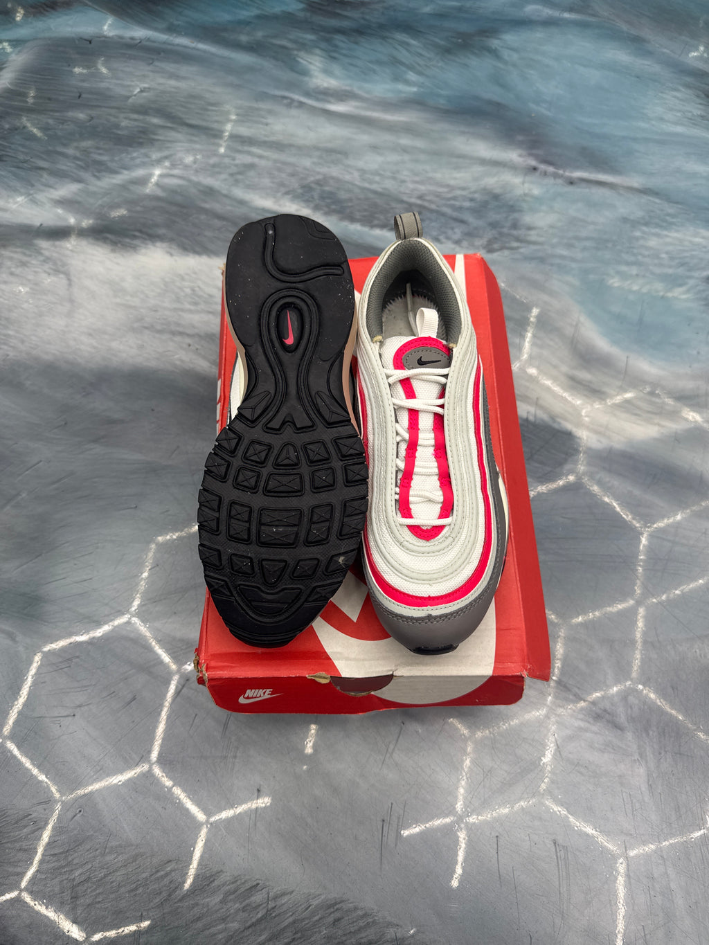 NIKE AIR MAX 97 PRE OWNED SIZE 6Y