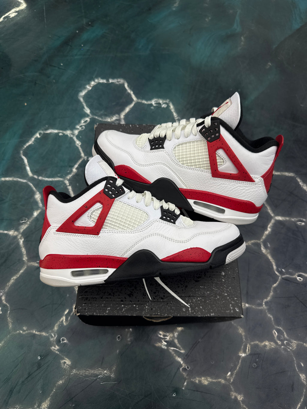 JORDAN 4 RETRO RED CEMENT PRE OWNED SIZE 8