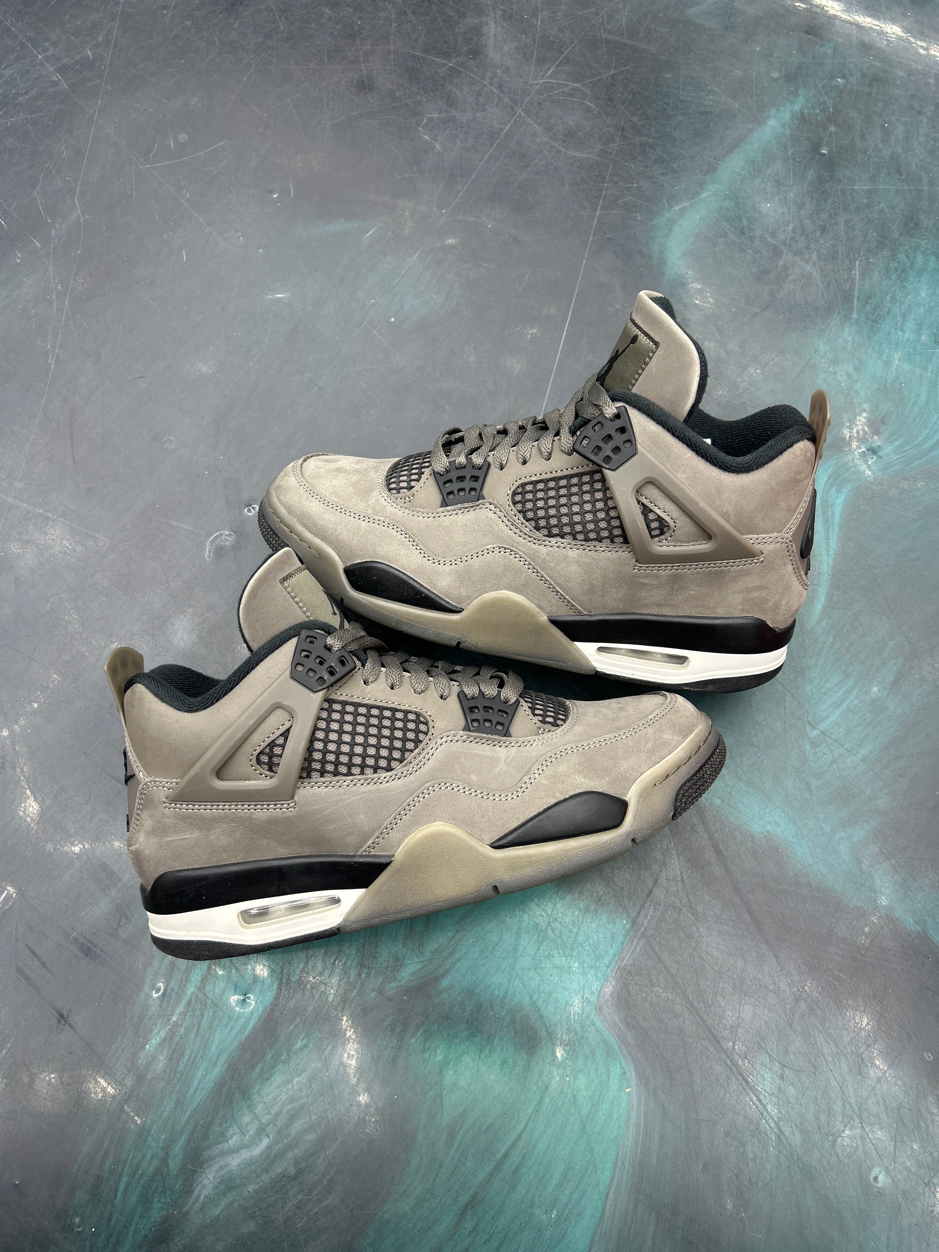 JORDAN 4 RETRO CAVE STONE PRE OWNED SIZE 9 NO BOX