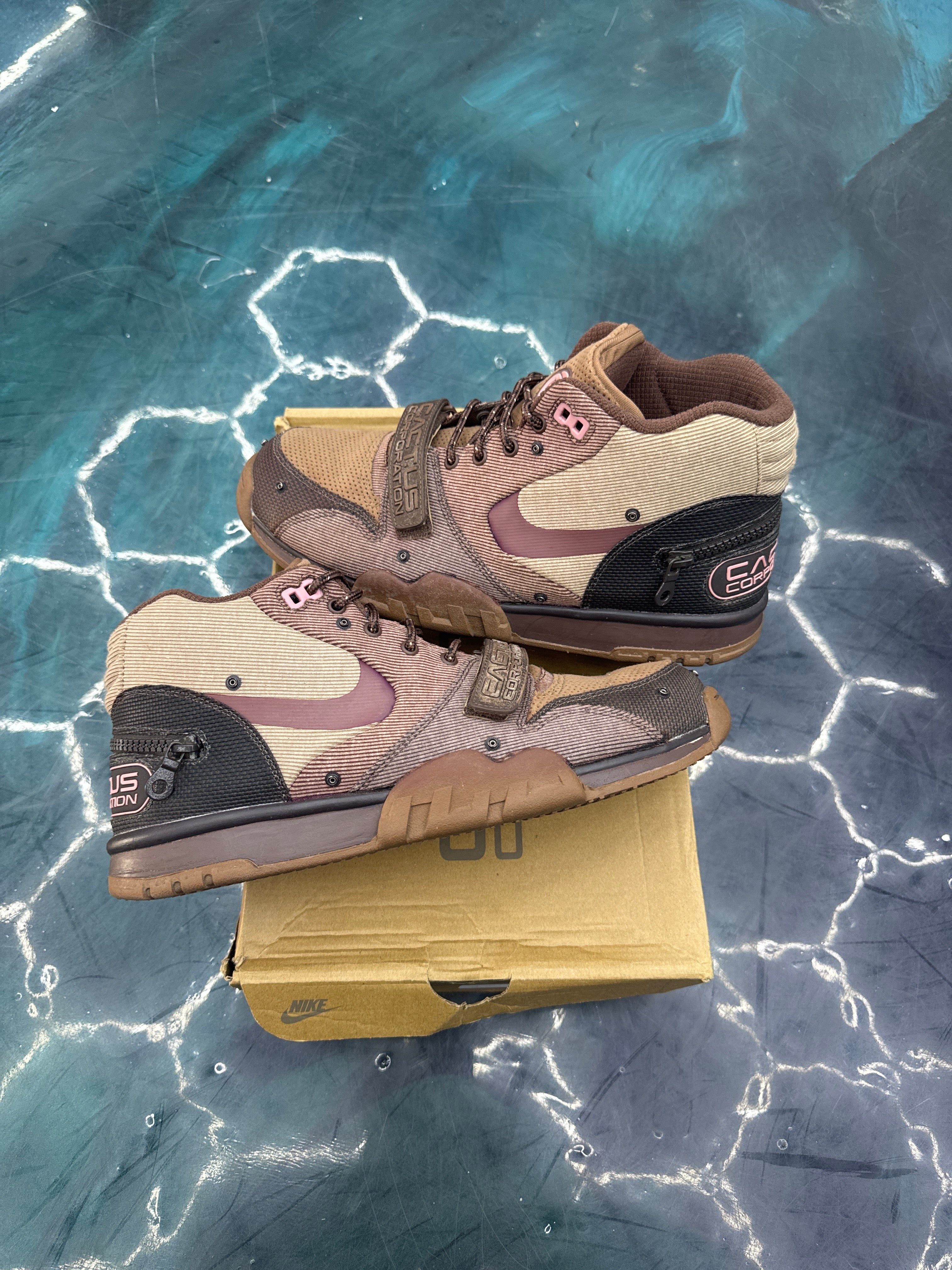 NIKE AIR TRAINER 1 SP TRAVIS SCOTT WHEAT PRE OWNED SIZE 11.5