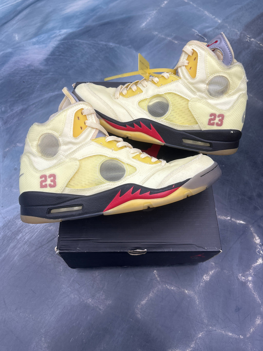 JORDAN 5 RETRO OFF-WHITE SAIL SIZE 13 PRE-OWNED