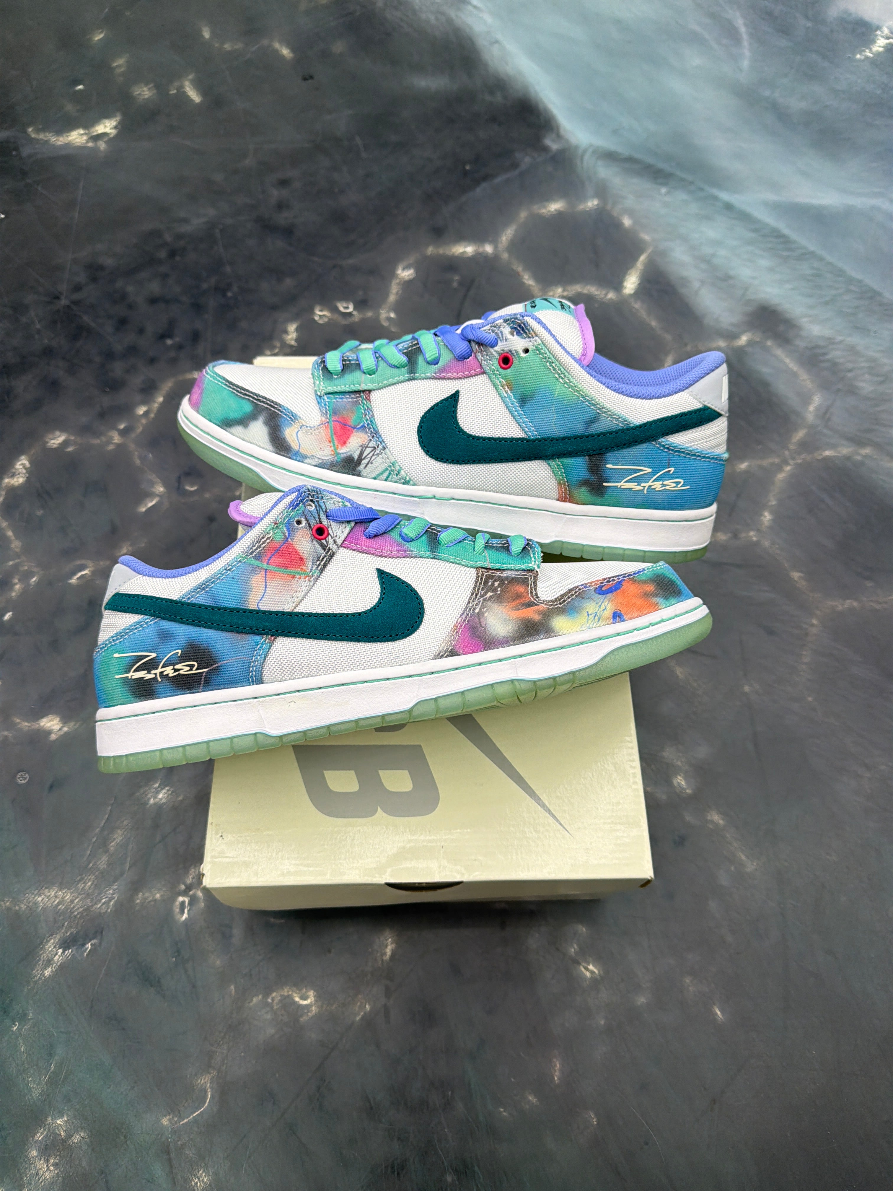NIKE SB DUNK LOW FUTURA LABORATORIES BLEACJED AQUA BRAND NEW YELLOWING SIZE 11.5