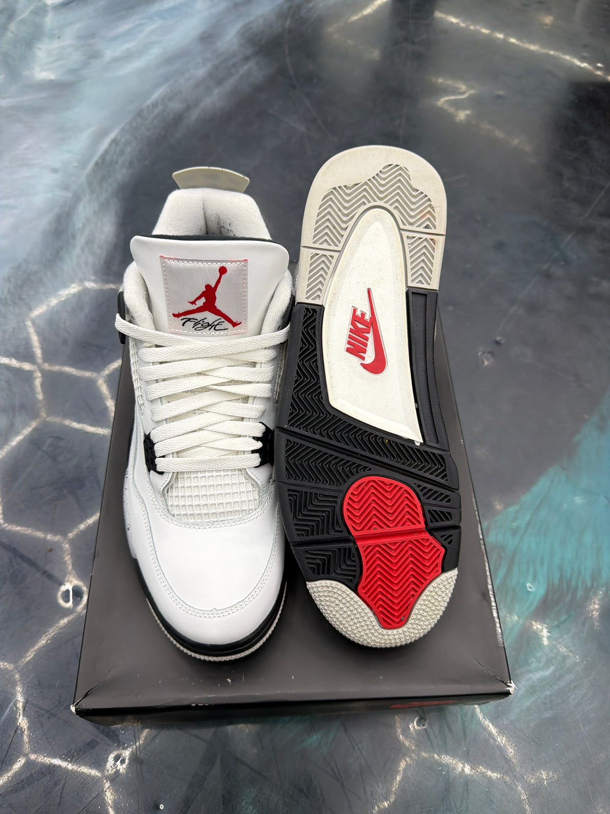 JORDAN 4 RETRO WHITE CEMENT PRE OWNED SIZE 12