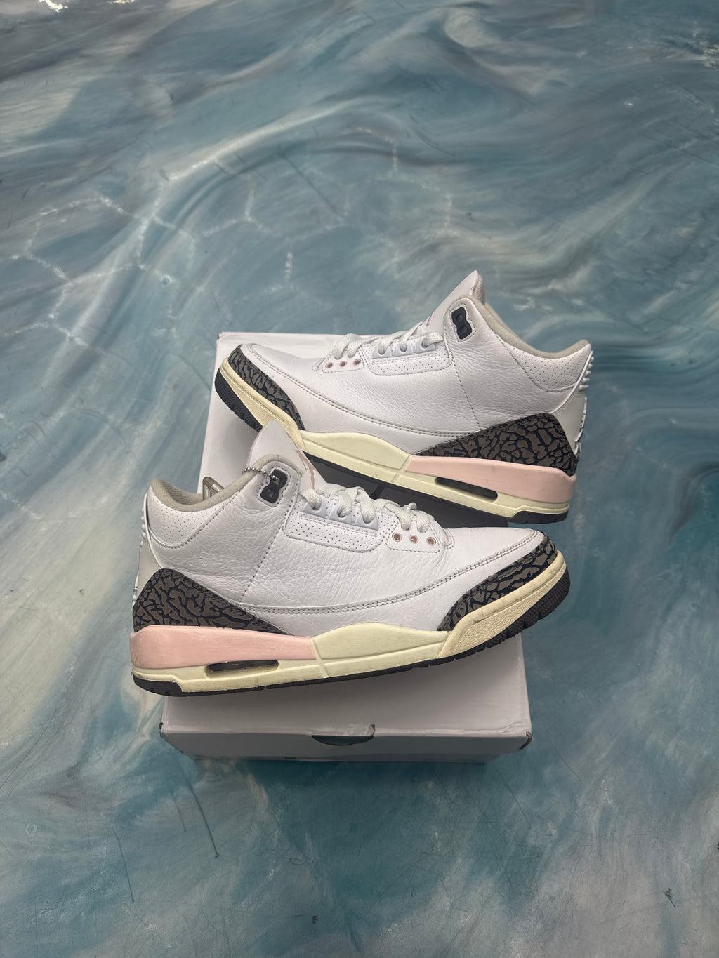 JORDAN 3 RETRO NEAPOLITAN PRE OWNED SIZE 10.5W 8M