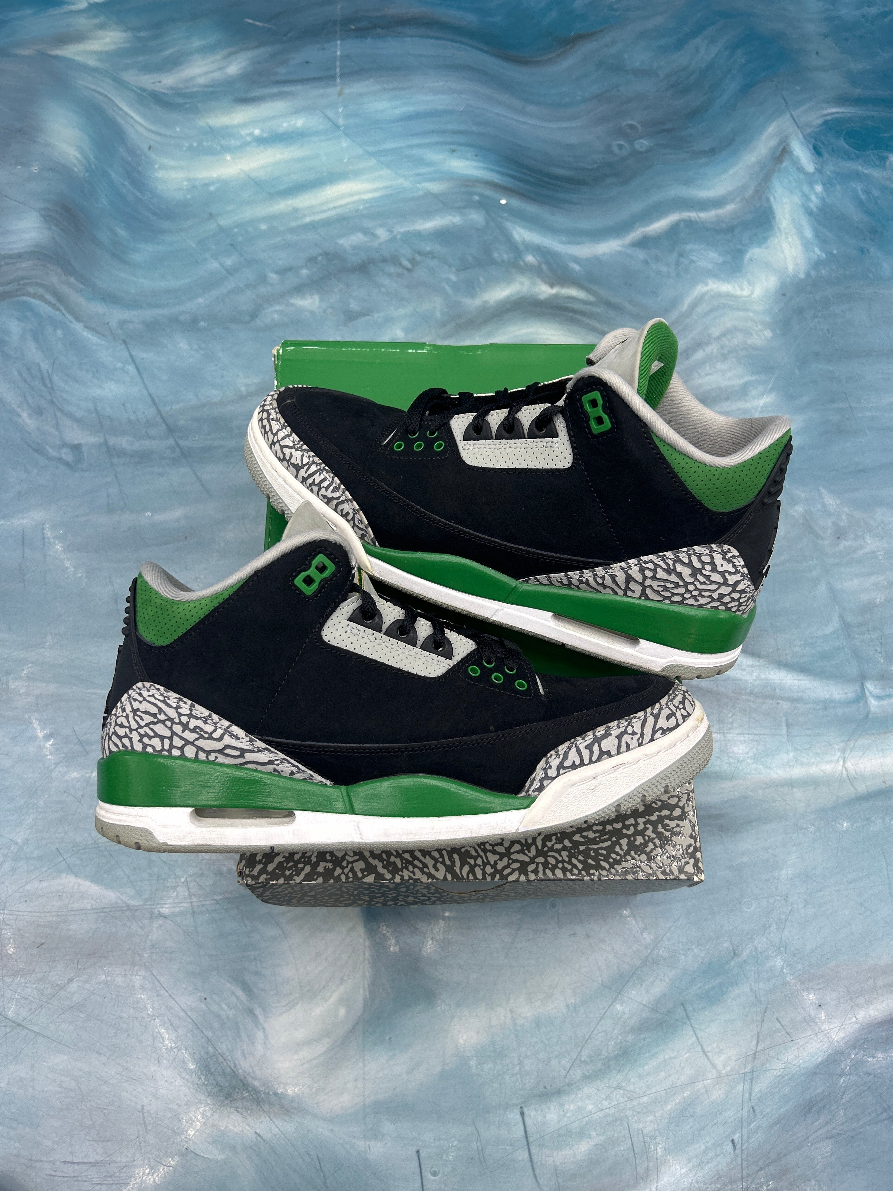 JORDAN 3 RETRO PINE GREEN PRE OWNED SIZE 10