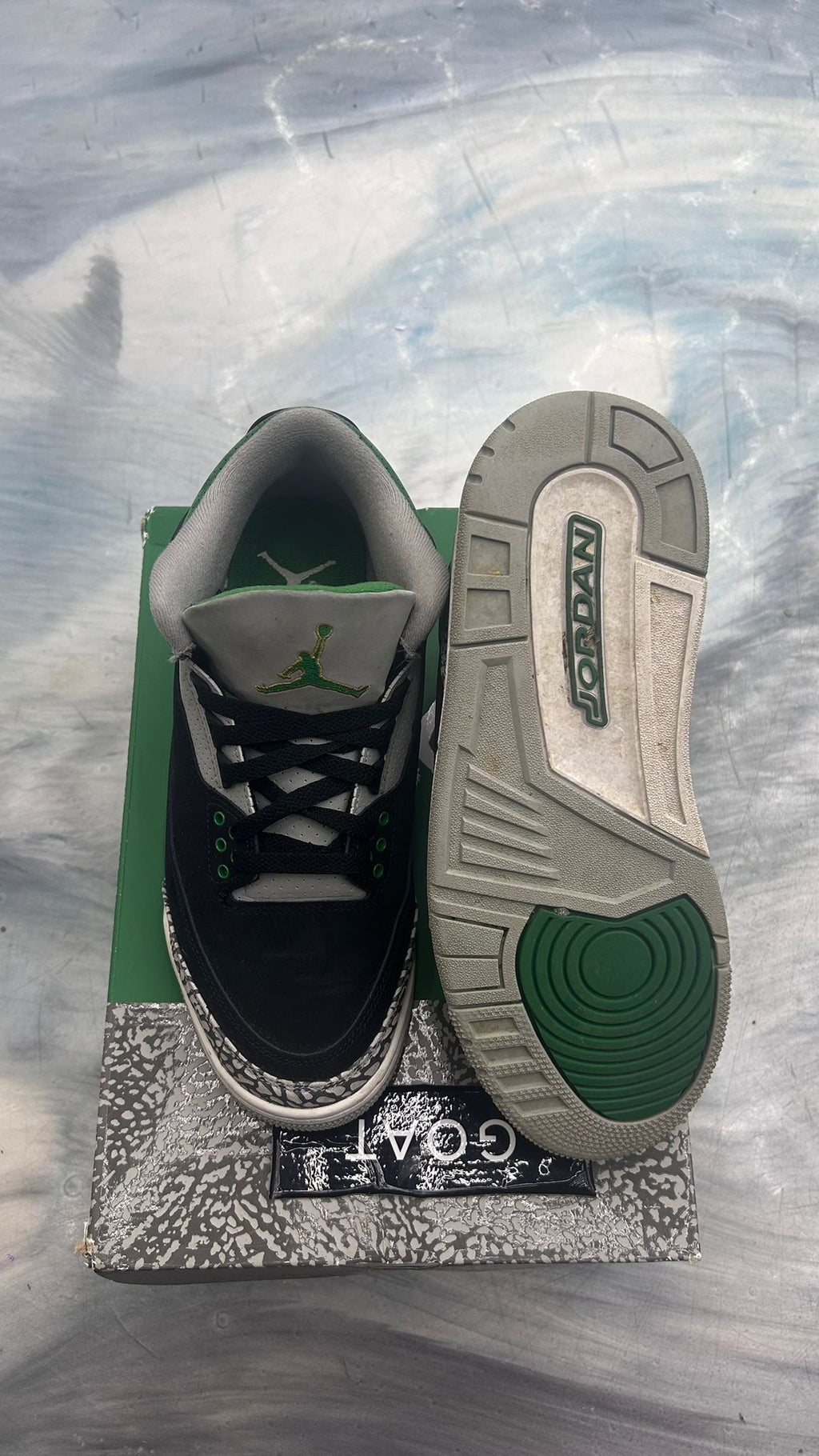 JORDAN 3 RETRO PINE GREEN PRE OWNED SIZE 8.5
