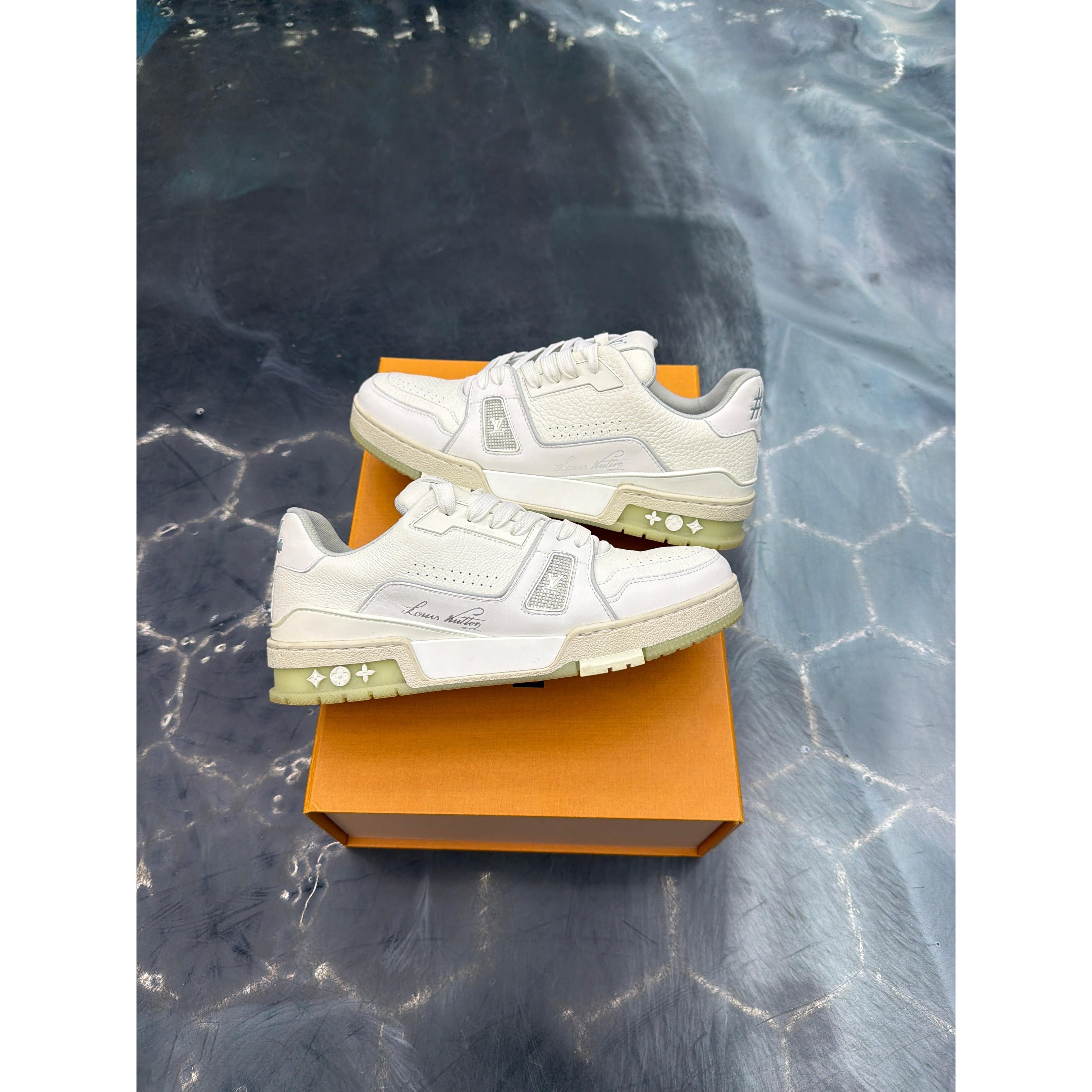 LOUIS VUITTON TRAINER WHITE PRE OWNED SIZE 6LV 8-8.5 US