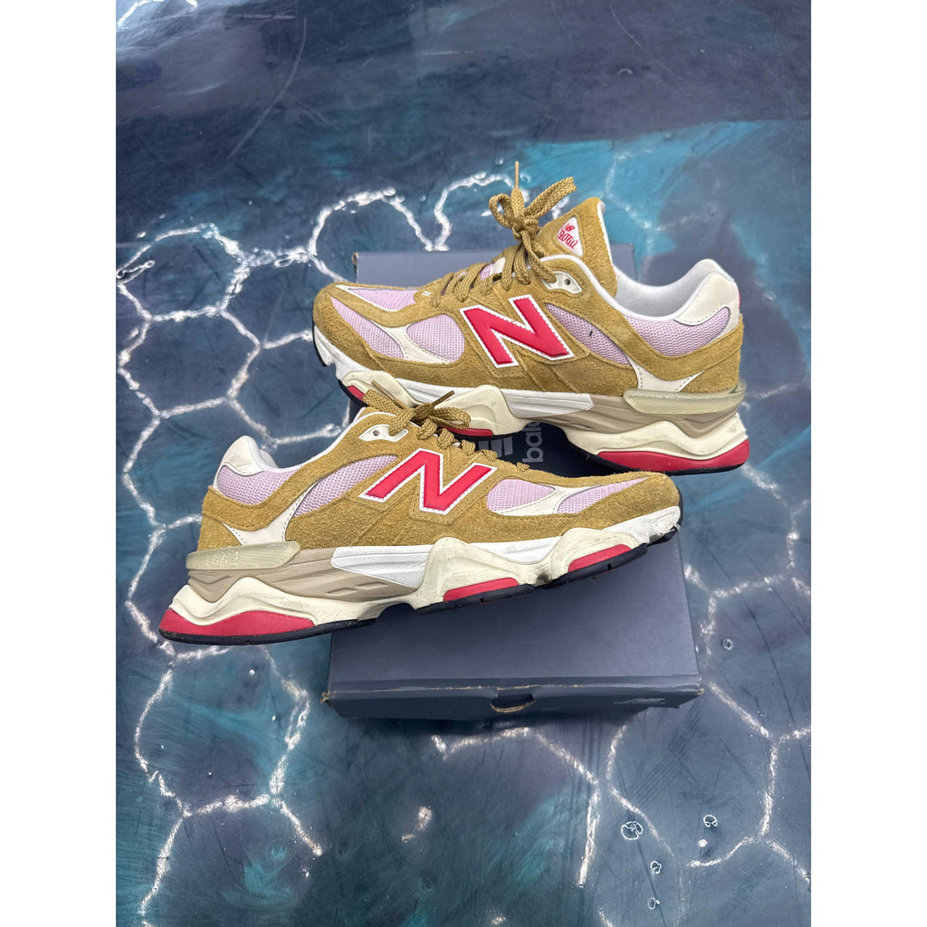 NEW BALANCE 9060 GREAT PLAINS TRUE RED PRE OWNED SIZE 10.5