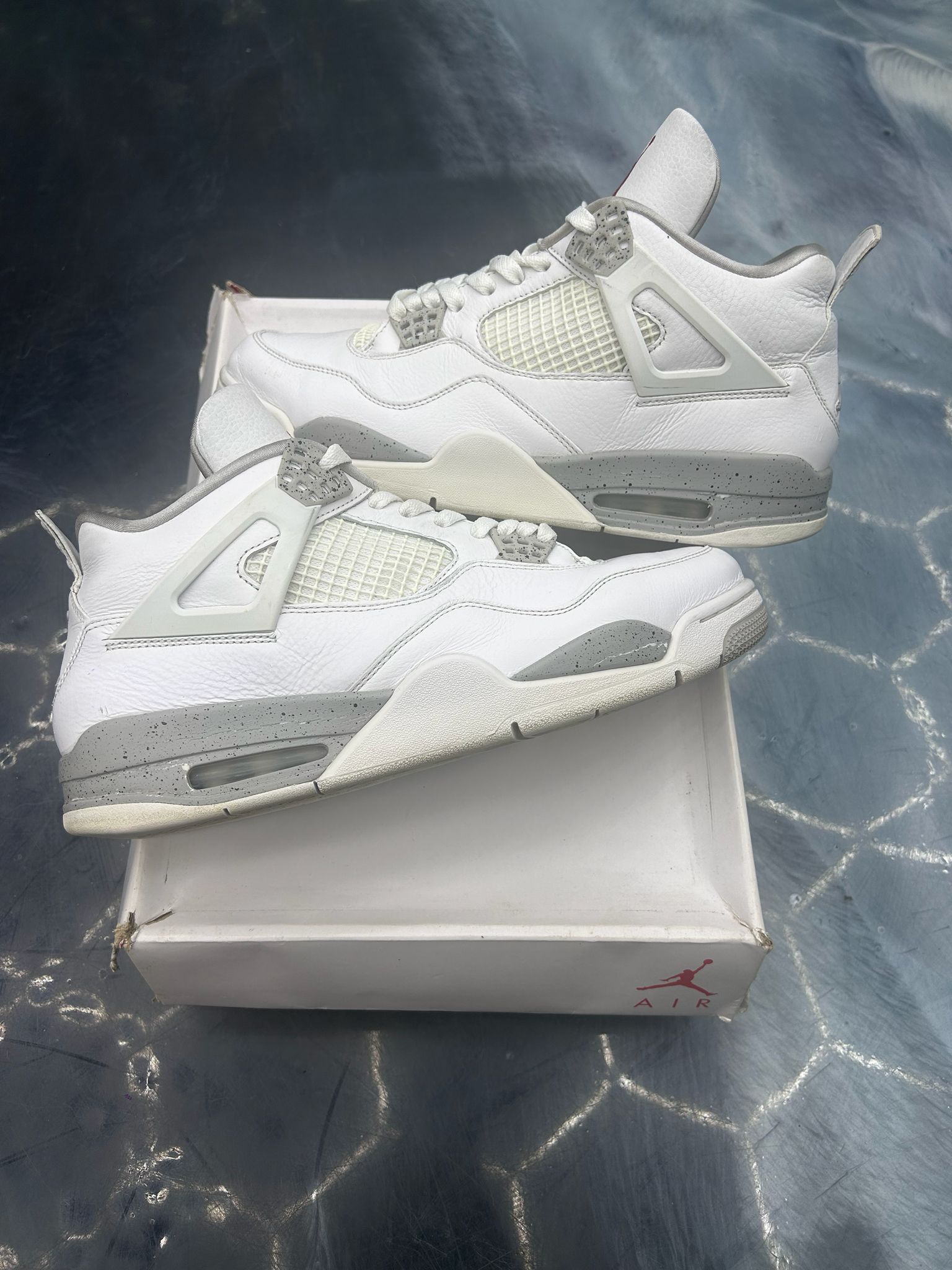 JORDAN 4 RETRO WHITE OREO PRE OWNED SIze 12