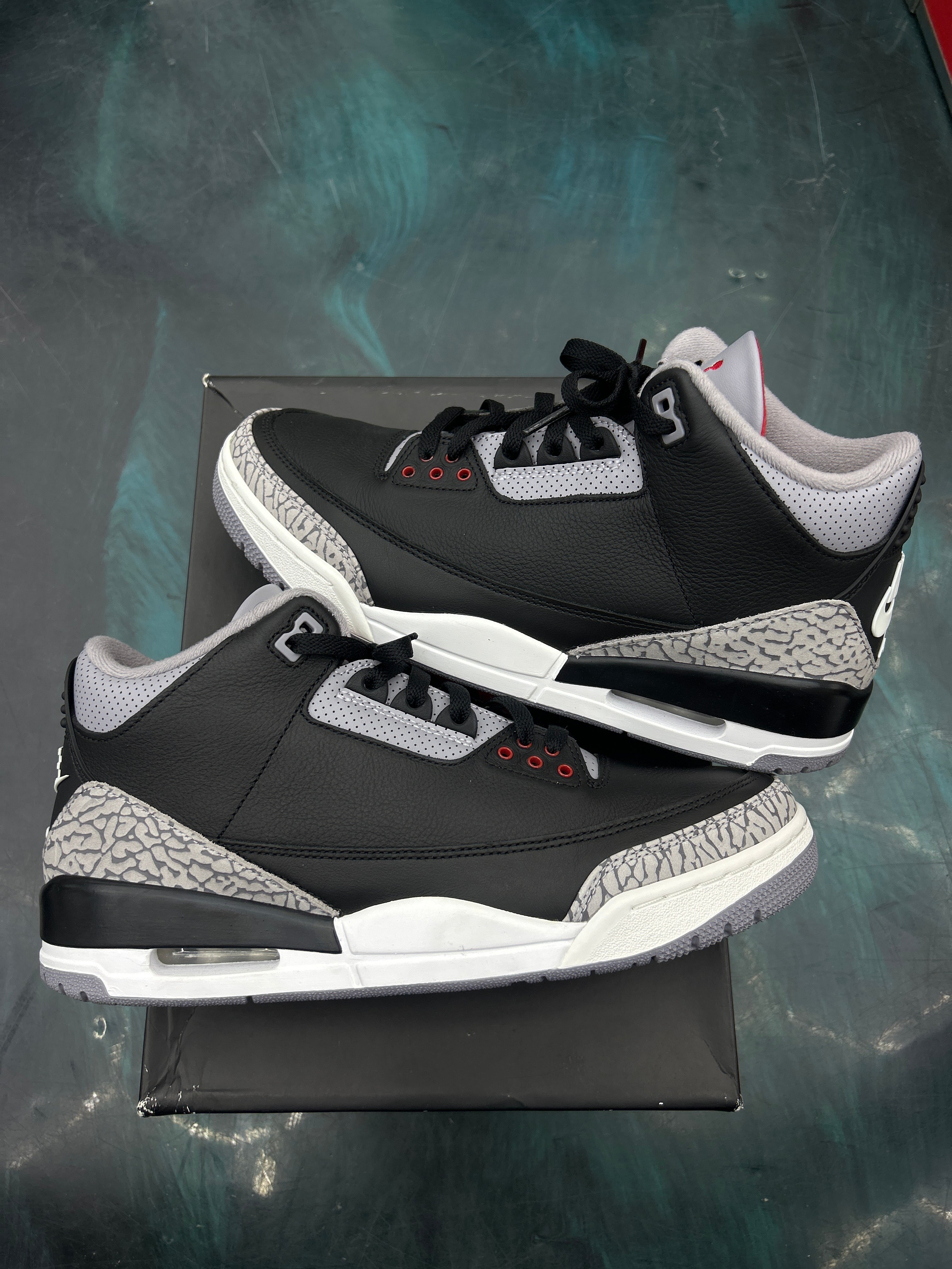 JORDAN 3 RETRO OG BLACK CEMENT (2024) PRE OWNED SIZE 10
