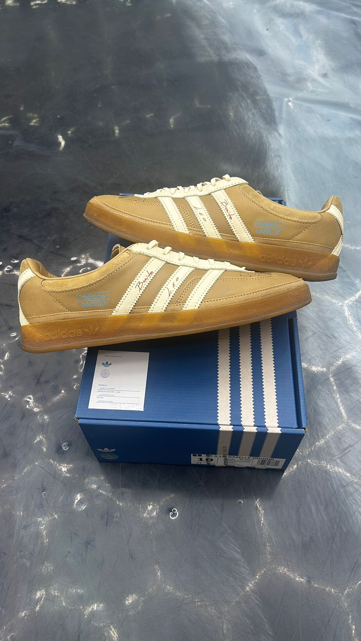 ADIDAS GAZELLE INDOOR BAD BUNNY X MESSI PRE OWNED SIZE 10