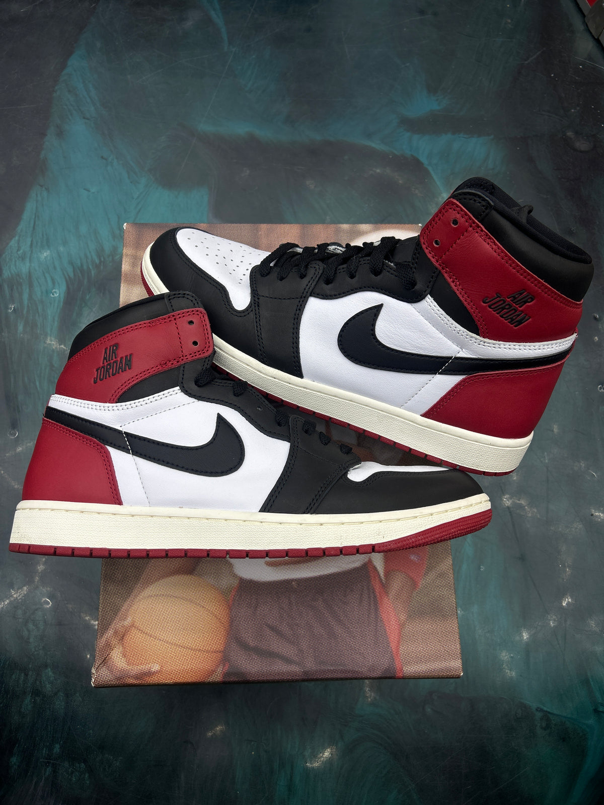 JORDAN 1 RETRO HIGH OG BLACK TOE REIMAGINED PRE OWNED SIZE 12