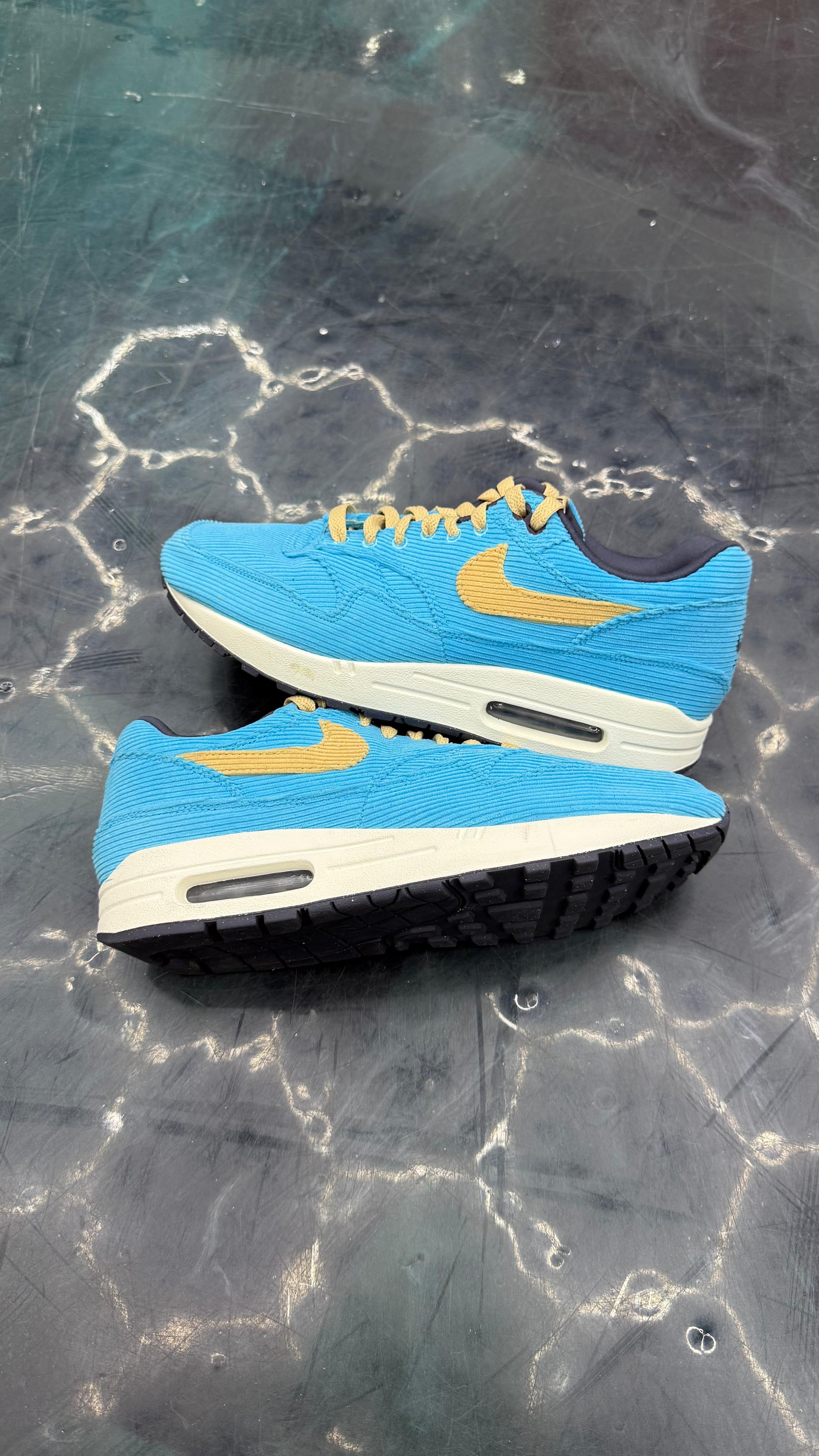 NIKE AIR MAX 1 CORDUROY BALTIC BLUE PRE OWNED SIZE 9.5 NO BOX