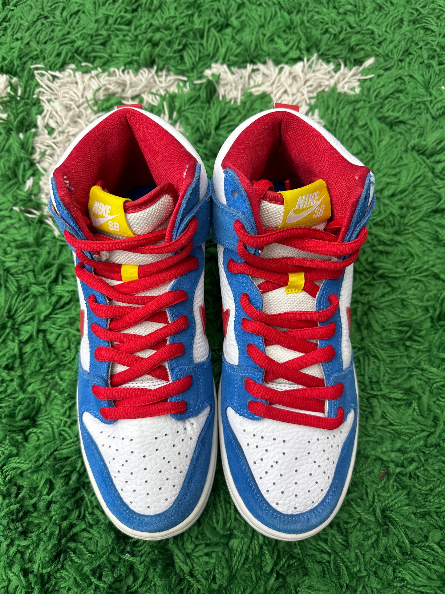 NIKE SB DUNK HIGH DORAEMON PRE-OWNED SIZE 7Y