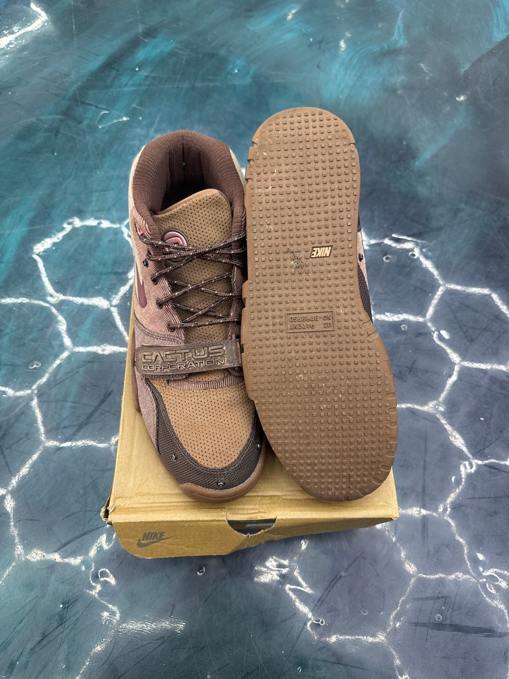 NIKE AIR TRAINER 1 SP TRAVIS SCOTT WHEAT PRE OWNED SIZE 11.5