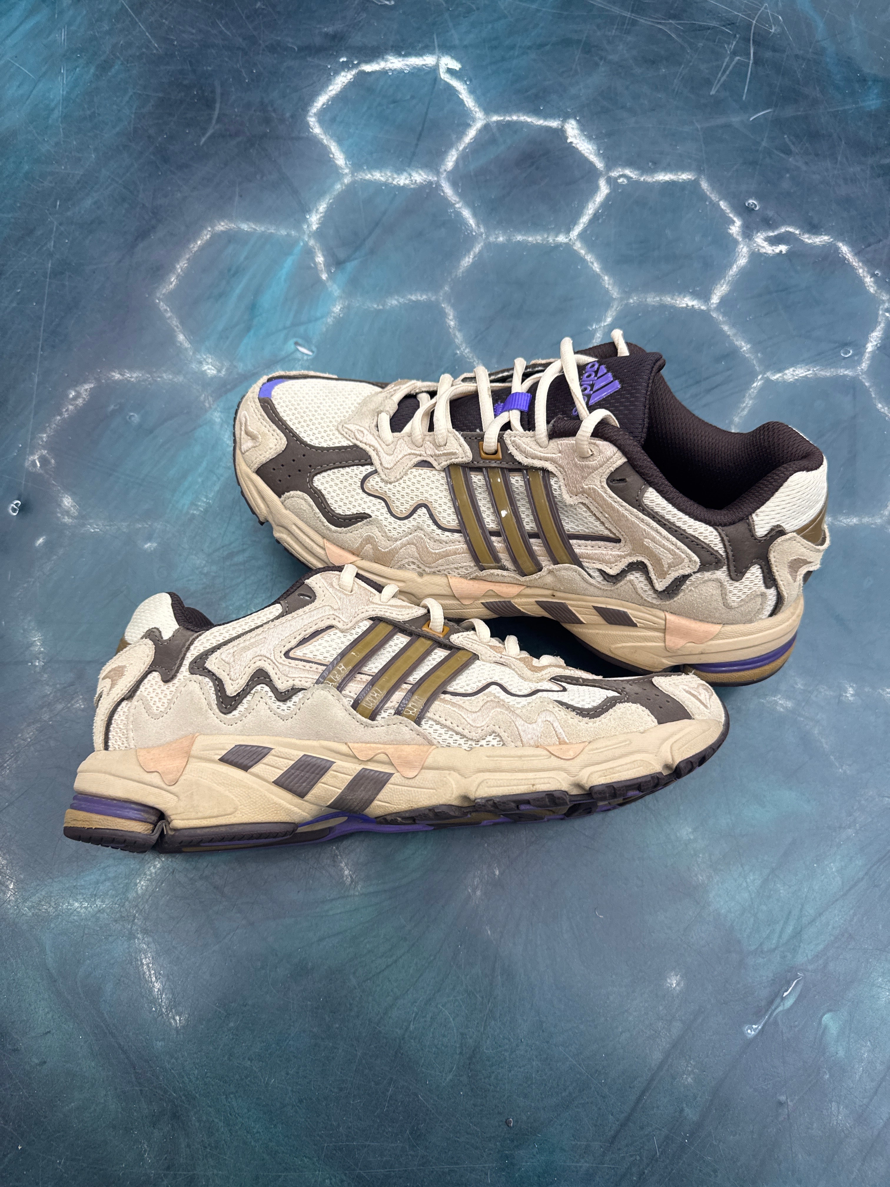 ADIDAS RESPONSE CL BAD BUNNY PASO FINO PRE OWNED SIZE 8.5 NO BOX