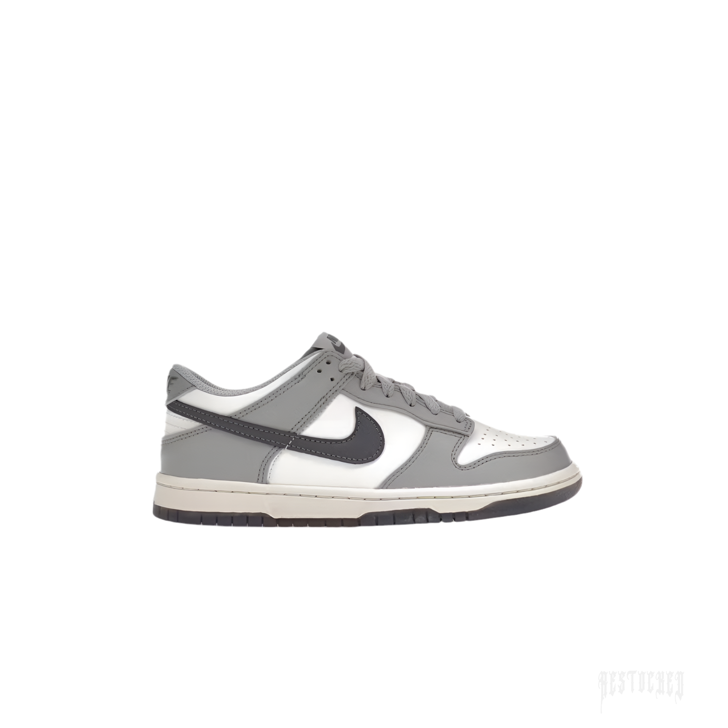 NIKE DUNK LOW PLATINUM TINT LIGHT CARBON (GS) sneaker with white base, grey overlays, and dark carbon swoosh.