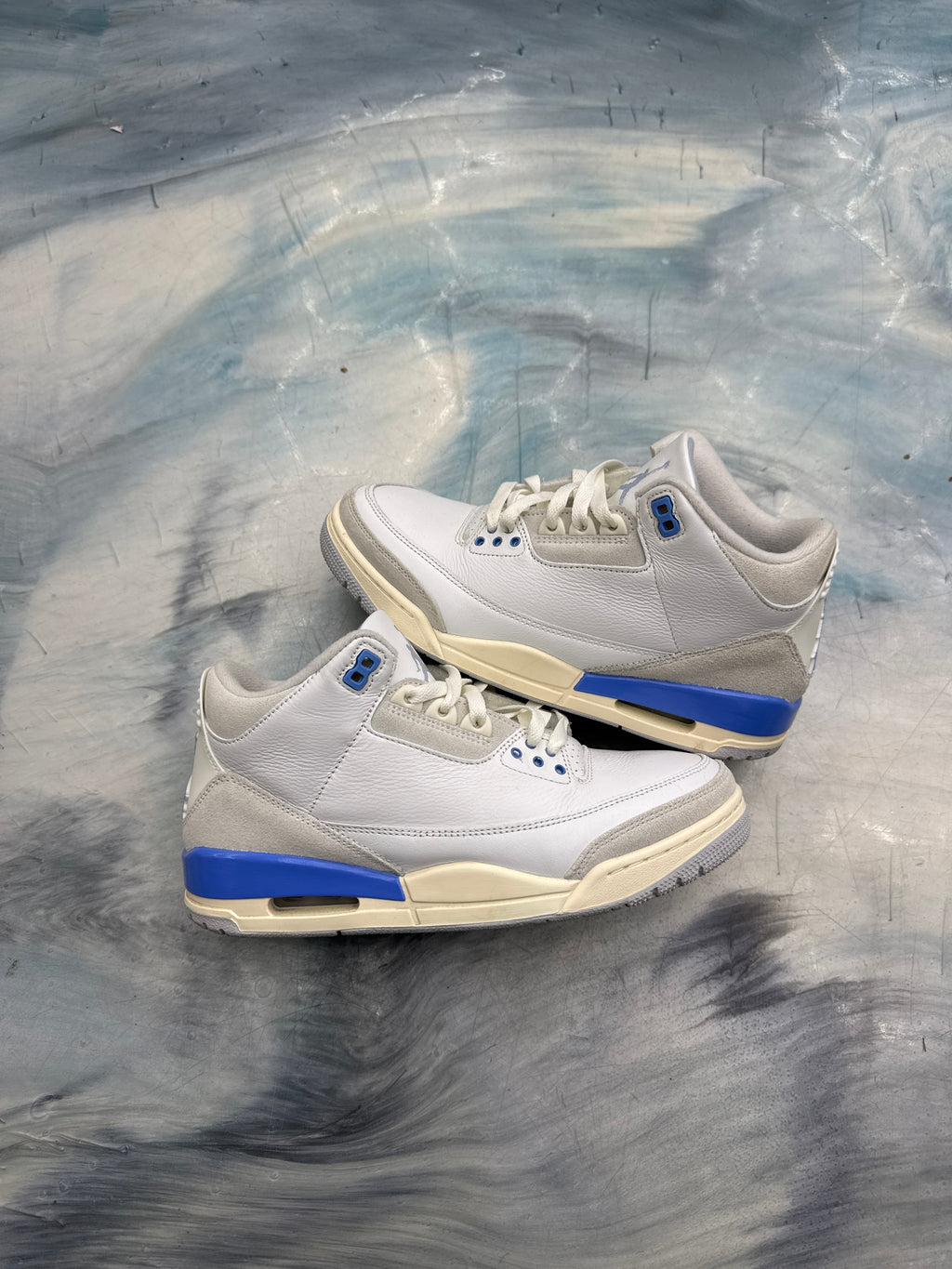 JORDAN 3 RETRO LUCKY SHORTS PRE OWNED SIZE 8.5 NO BOX