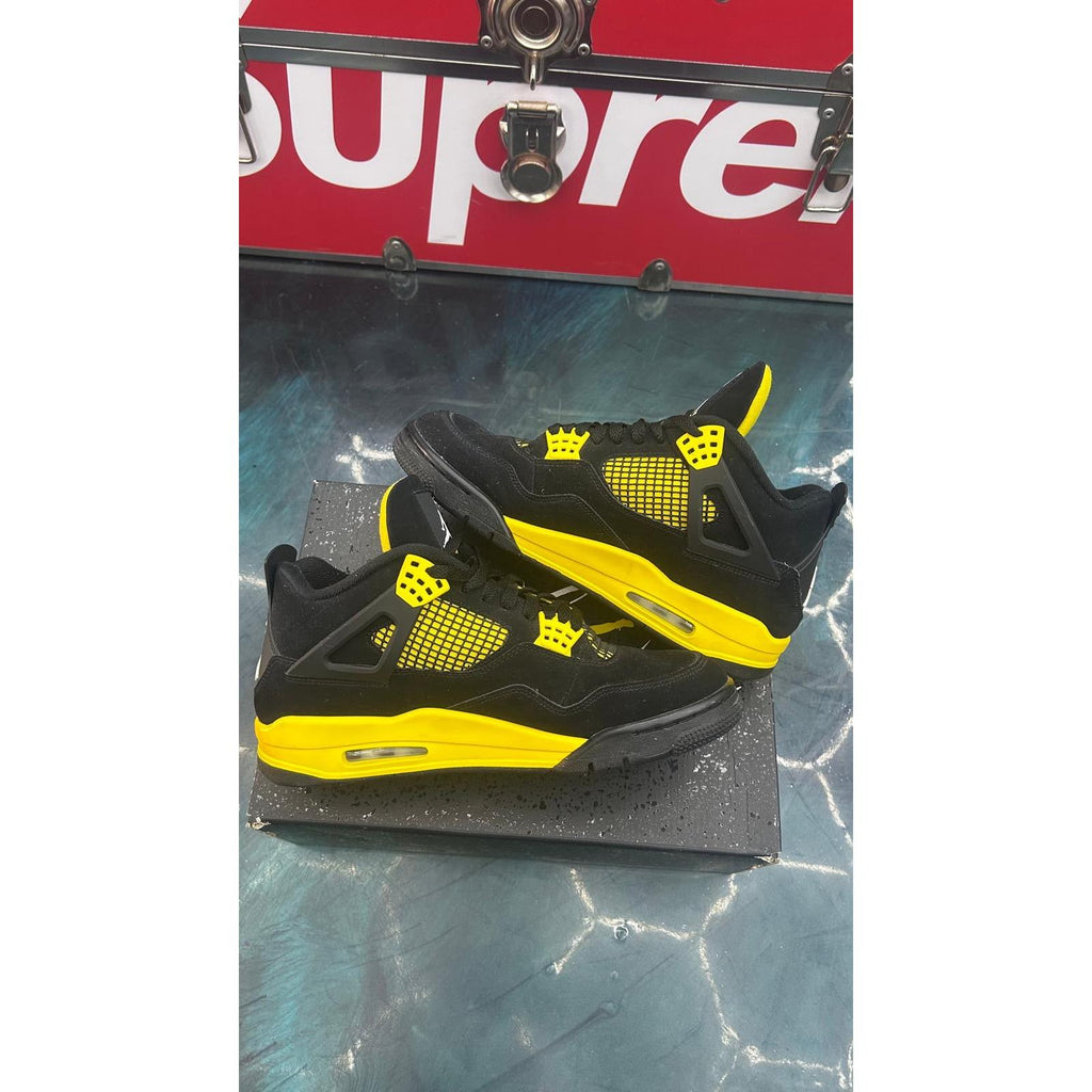 JORDAN 4 RETRO YELLOW THUNDER PRE OWNED SIZE 10.5