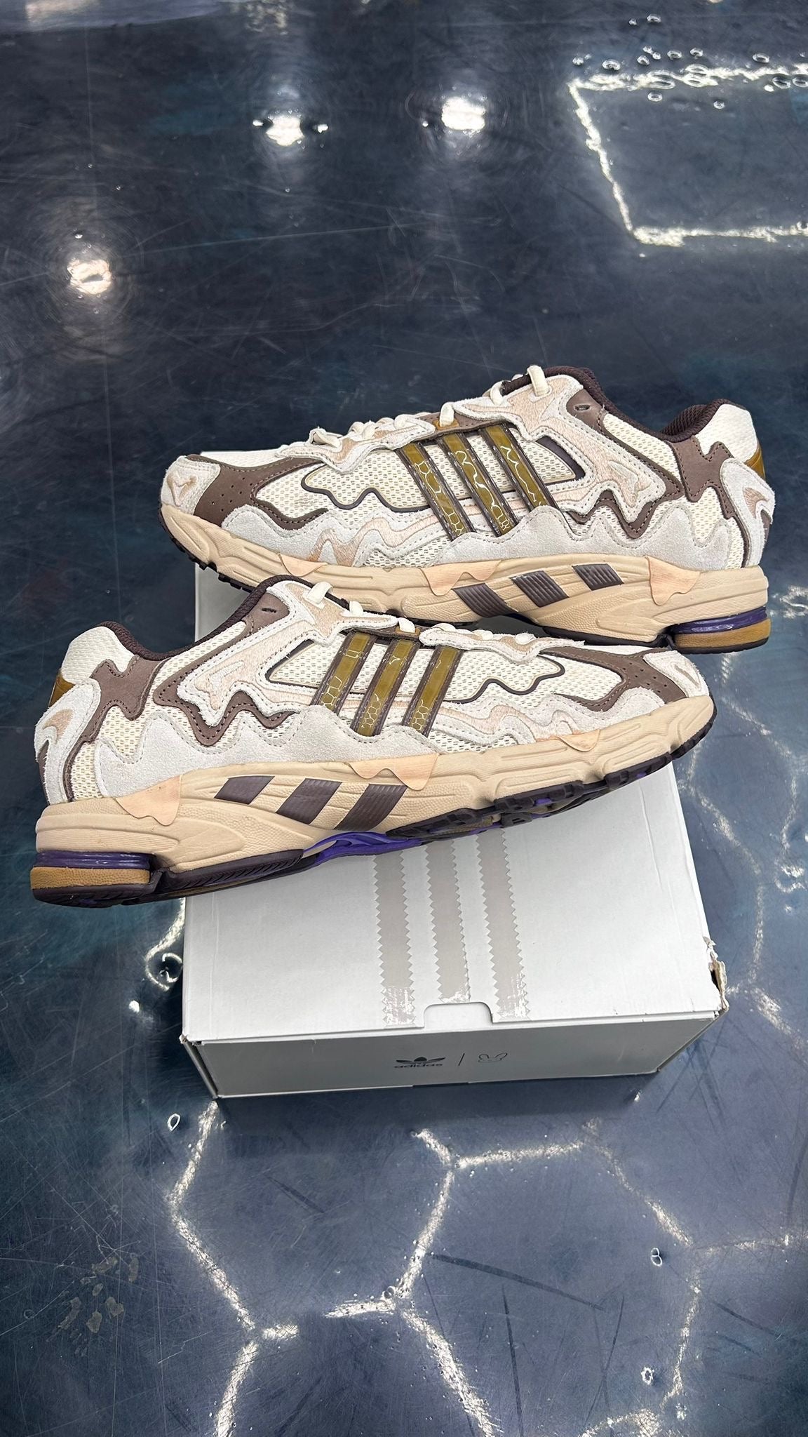 ADIDAS RESPONSE CL BAD BUNNY PASO FINO PRE OWNED SIZE 10