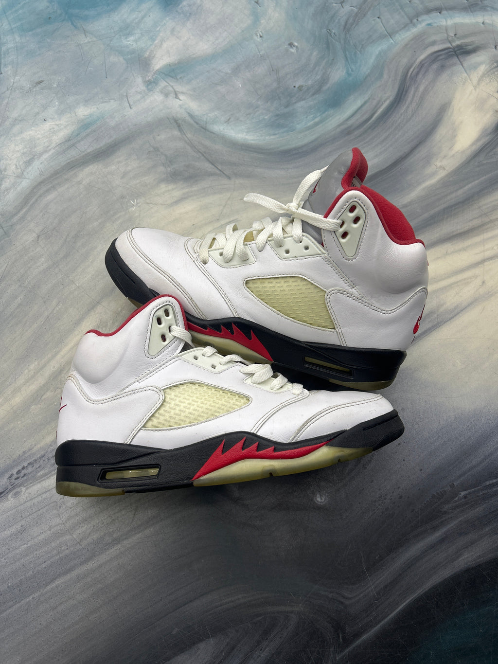 JORDAN 5 RETRO FIRE RED SILVER TONGUE PRE OWNED NO BOX SIZE 8.5