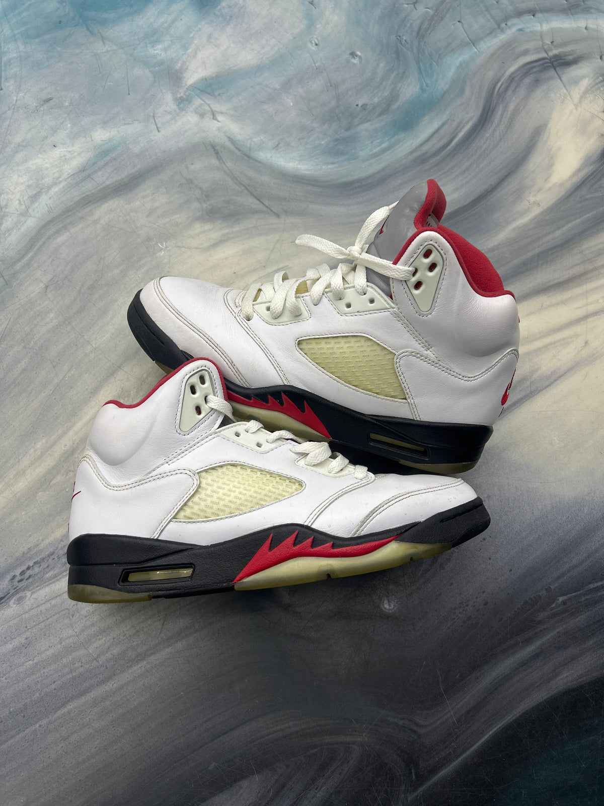 JORDAN 5 RETRO FIRE RED SILVER TONGUE PRE OWNED NO BOX SIZE 8.5