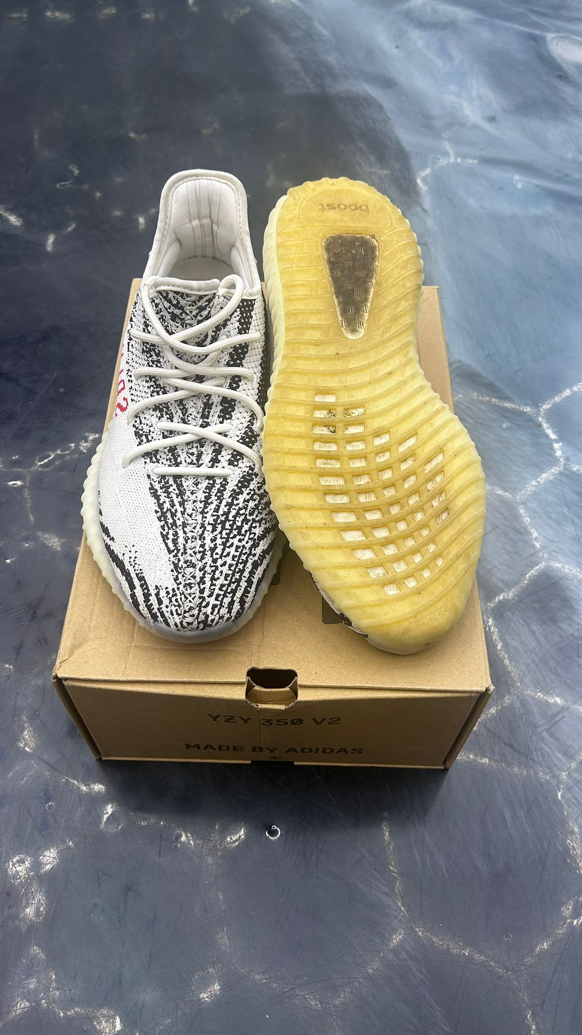 ADIDAS YEEZY BOOST 350 V2 ZEBRA PRE OWNED SIZE 11
