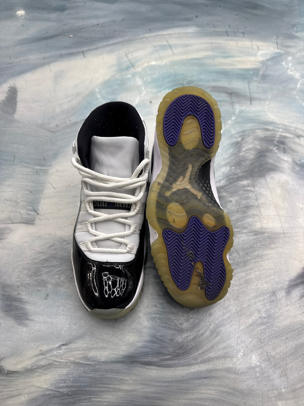 JORDAN 11 RETRO CONCORD (2018) PRE OWNED SIZE 9.5 NO BOX