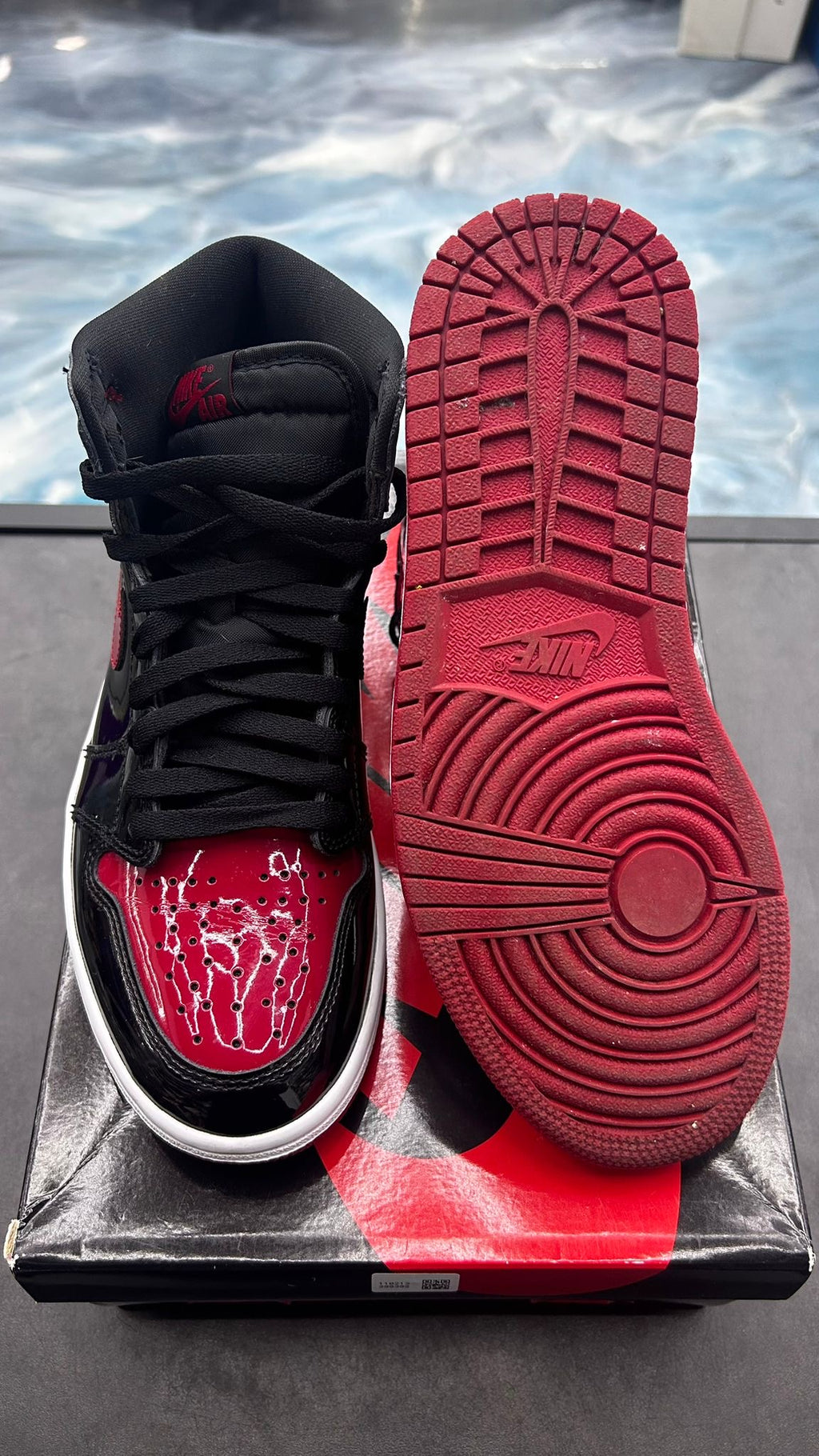 JORDAN 1 RETRO HIGH PATENT BRED PRE OWNED SIZE 7