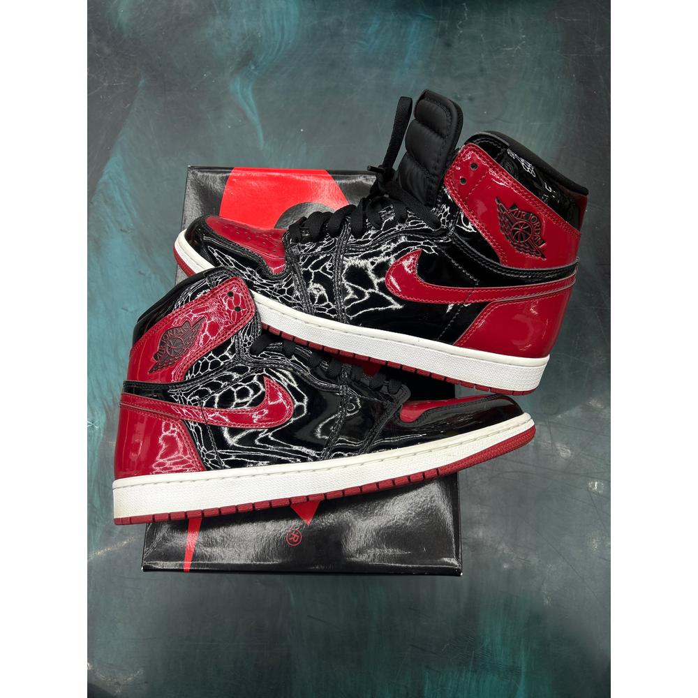 JORDAN 1 RETRO HIGH OG PATENT BRED PRE OWNED SIZE 10.5