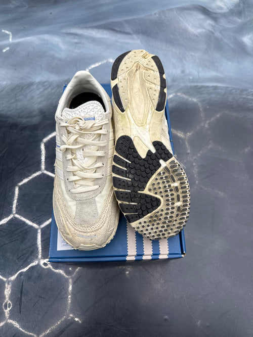 ADIDAS ADIZERO SL 72 BAD BUNNY OFF WHITE PRE OWNED SIZE 7