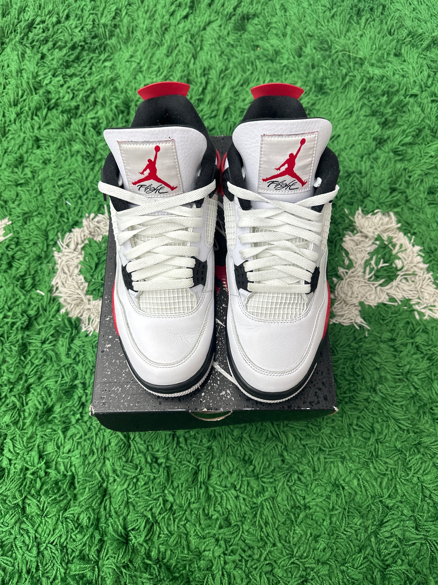 JORDAN 4 RETRO RED CEMENT PRE-OWNED SIZE 9