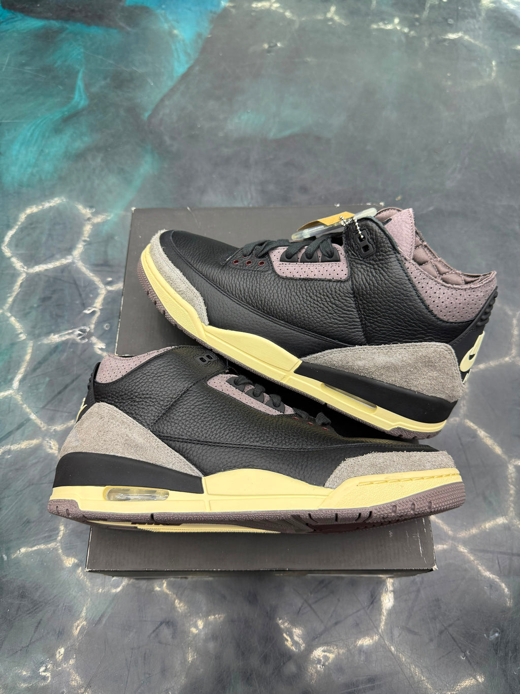JORDAN 3 RETRO OG SP A MA MANIERE WHILE YOU WHERE SLEEPING (WOMENS) PRE OWNED 12.5W 11M