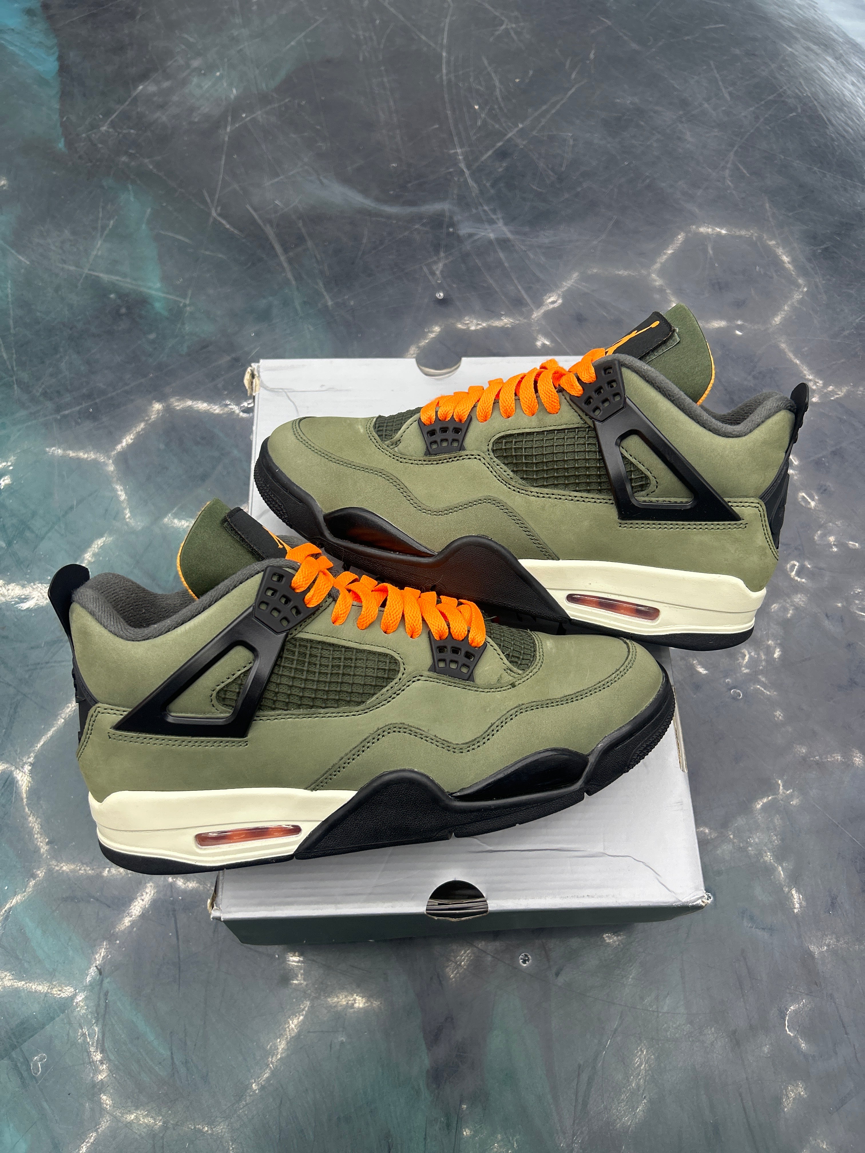 JORDAN 4 RETRO OG SP UNDEFEATED (2025) PREOWNED SIZE 10