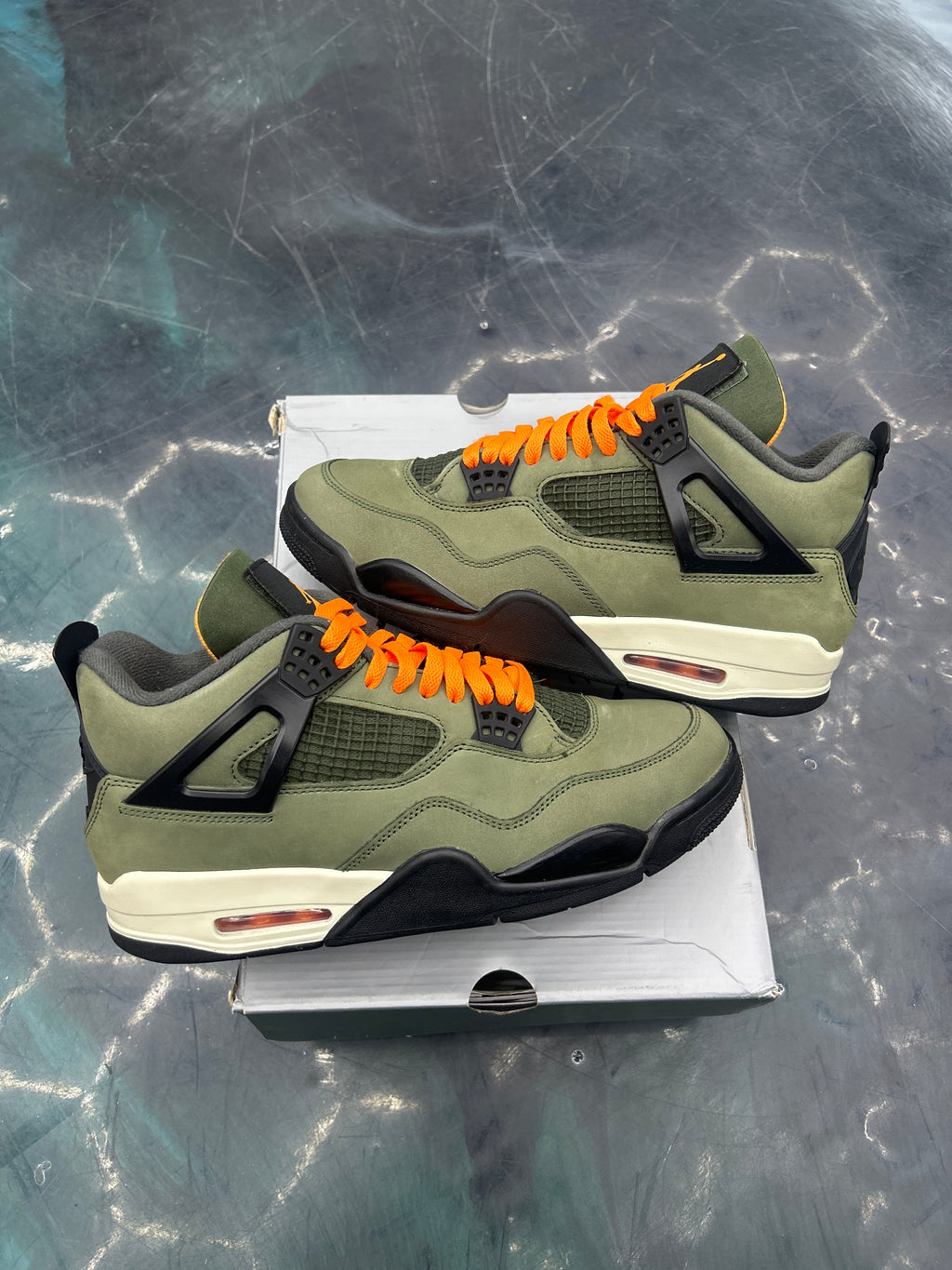JORDAN 4 RETRO OG SP UNDEFEATED (2025) PREOWNED SIZE 10