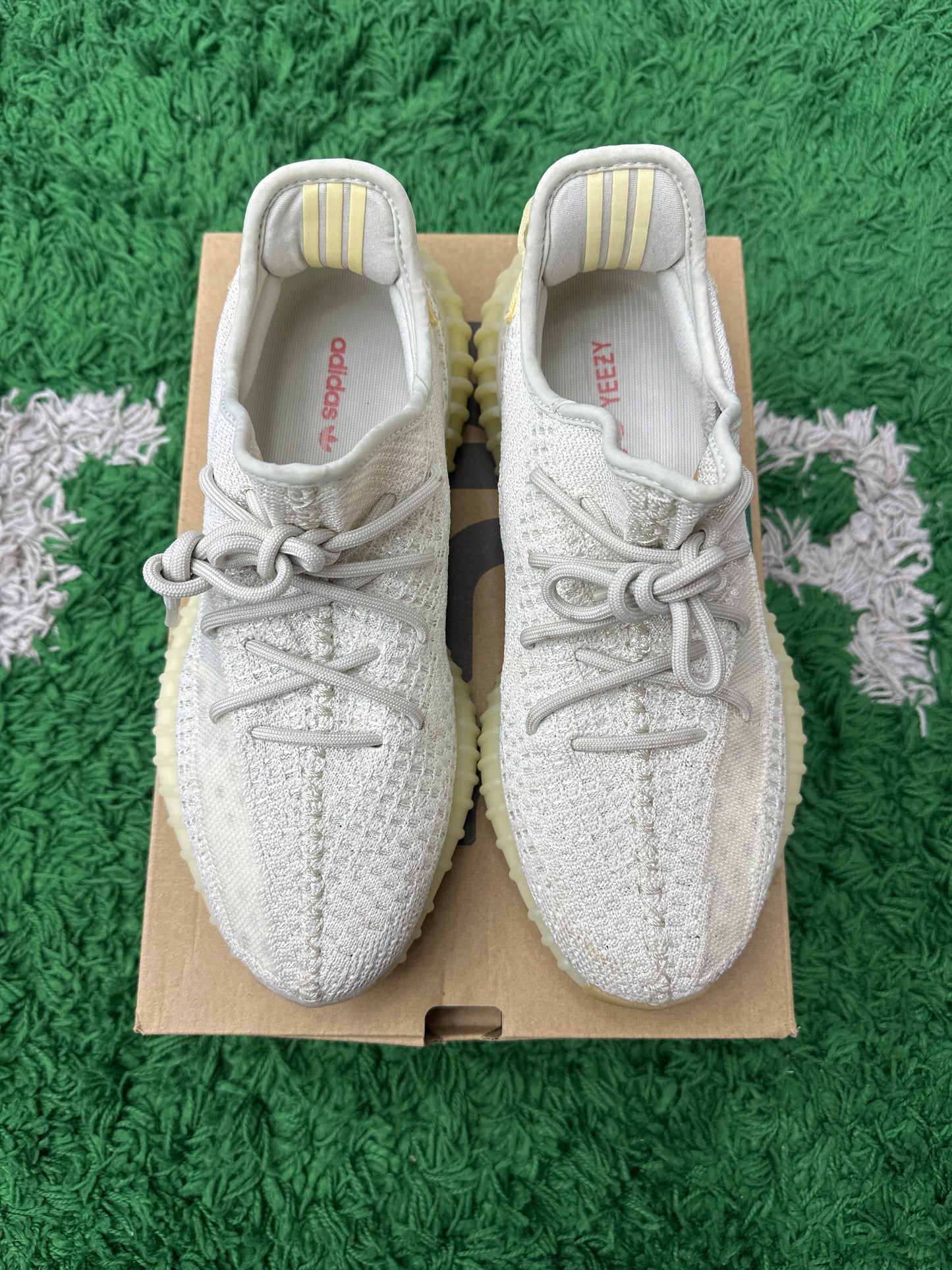 ADIDAS YEEZY BOOST 350 V2 LIGHT PRE-OWNED SIZE 9.5