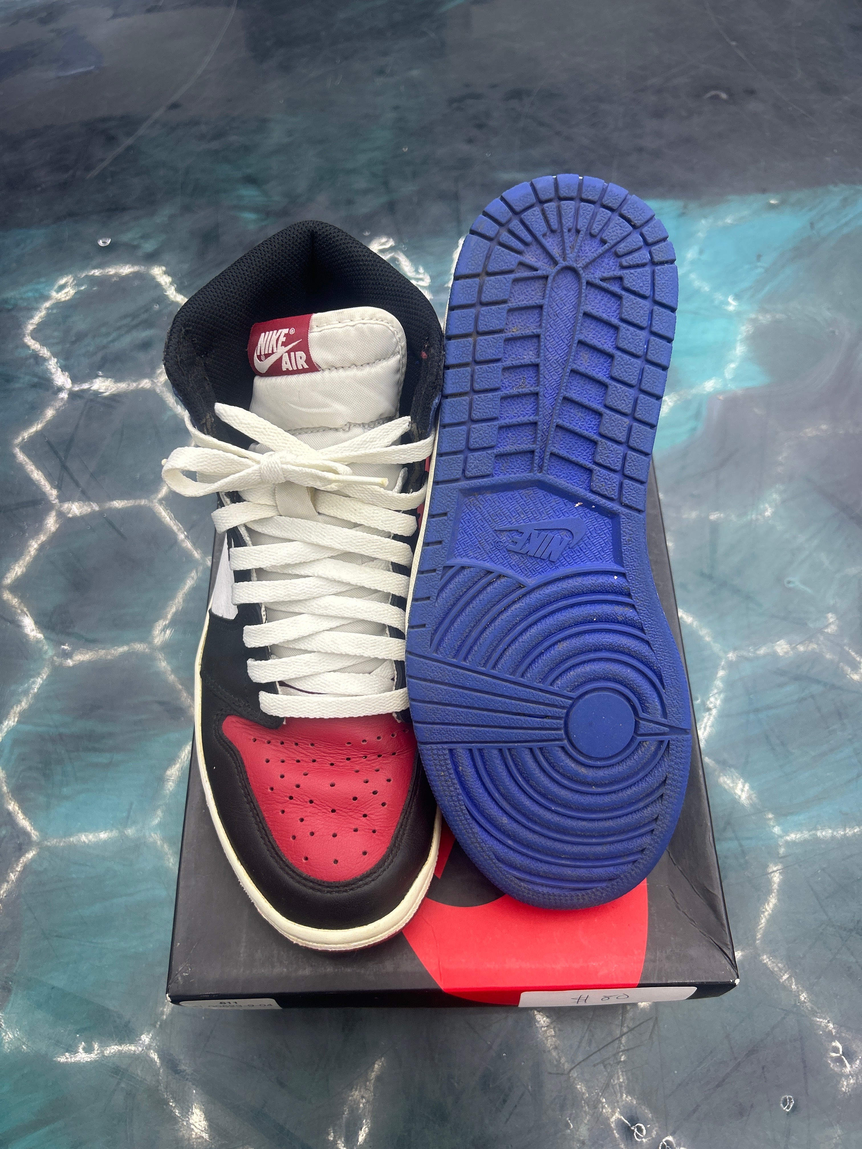 JORDAN 1 RETRO TOP 3 PRE OWNED SIZE 8