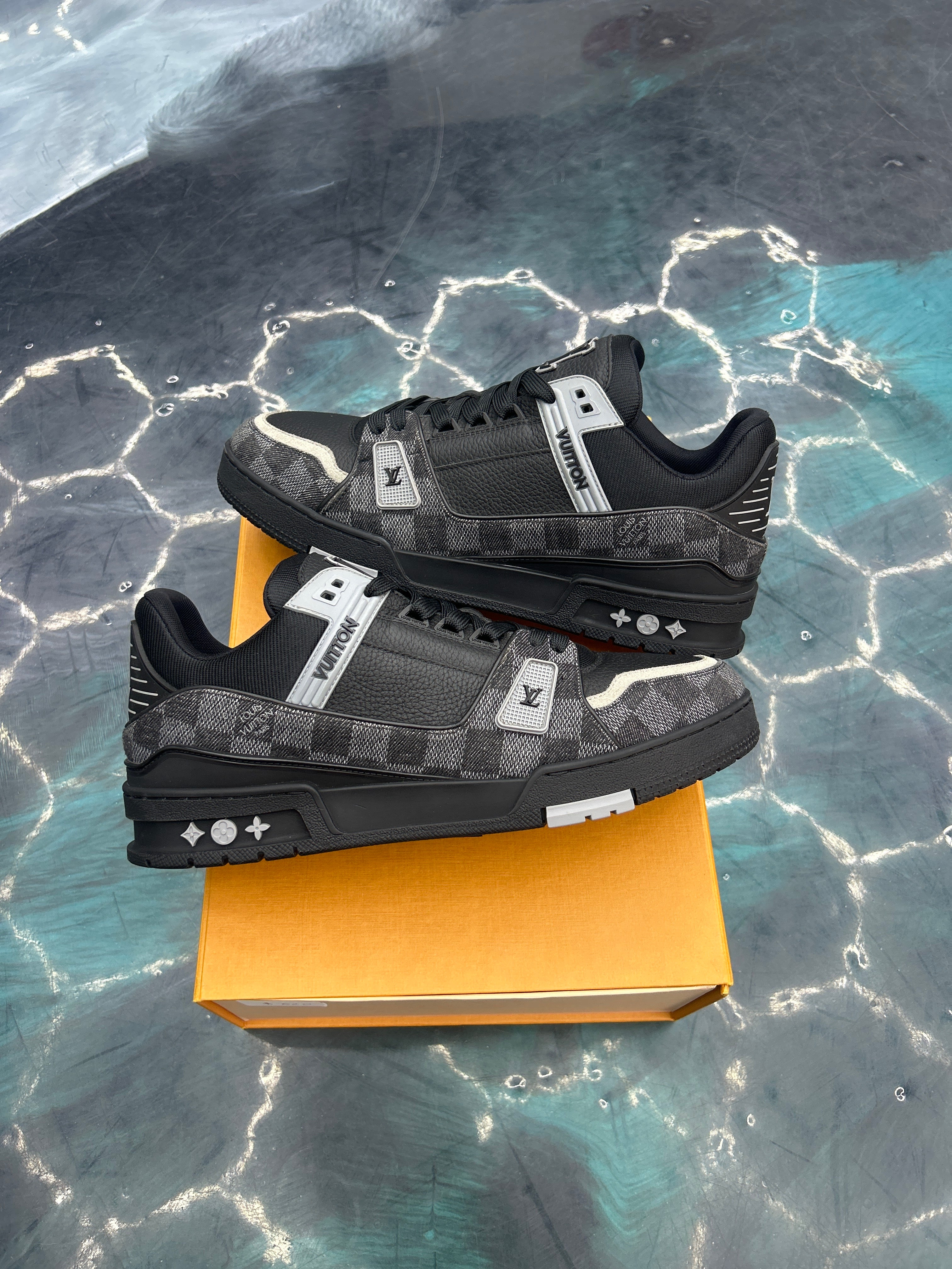 LOUIS VUITTON LV TRAINER BLACK DAMIER DENIM PRE OWNED SIZE 9LV