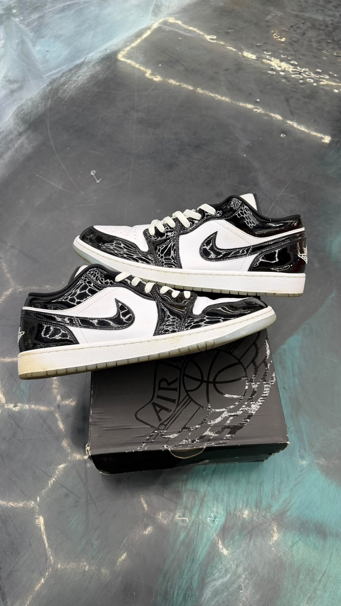 JORDAN 1 LOW SE CONCORD PRE OWNED SIZE 13