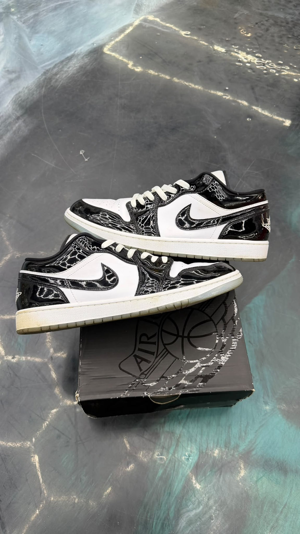 JORDAN 1 LOW SE CONCORD PRE OWNED SIZE 13