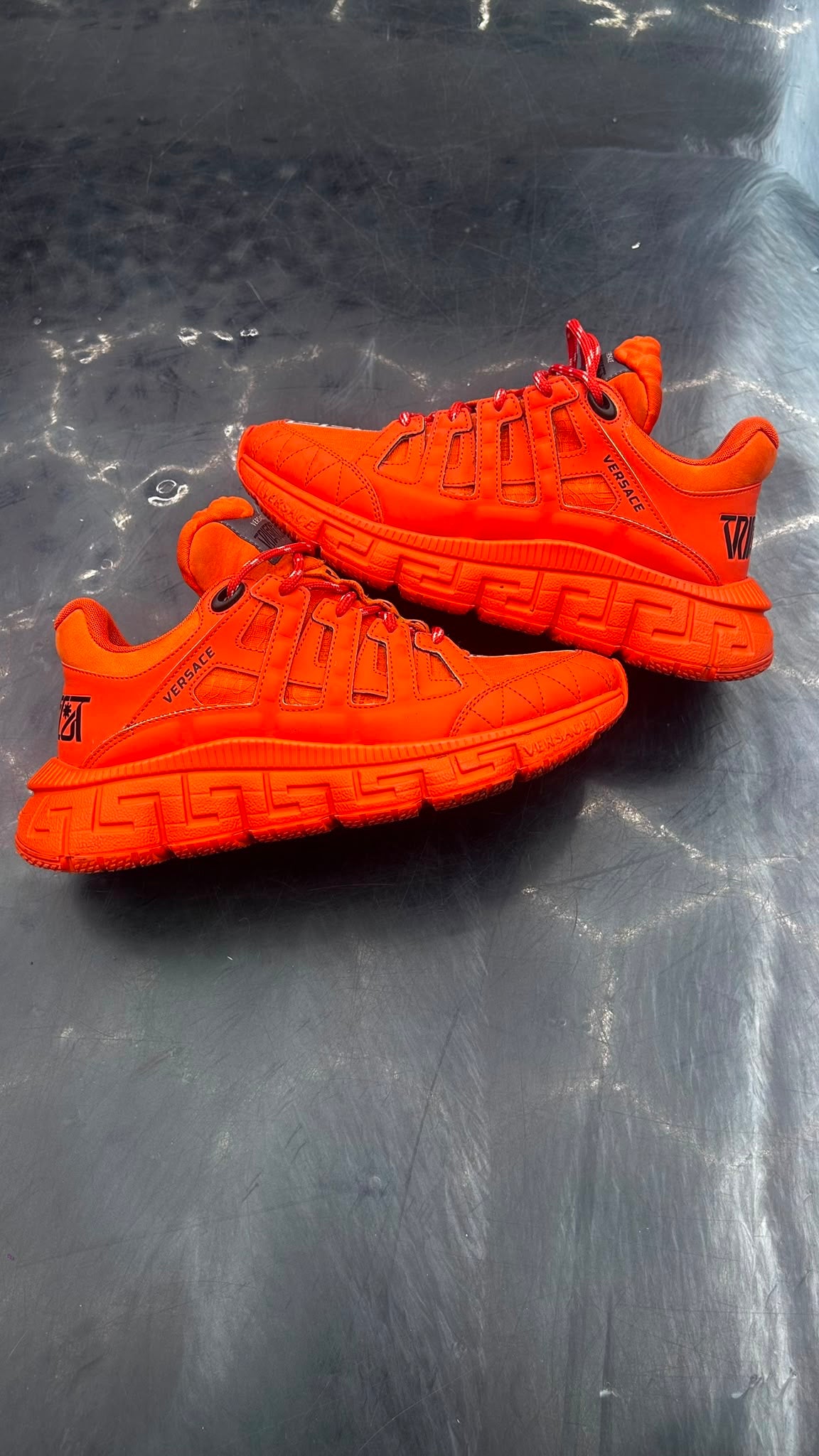 VERSACE TRIGRECA ORANGE PRE OWNED SIZE 40.5 EU 7.5/8 US NO BOX