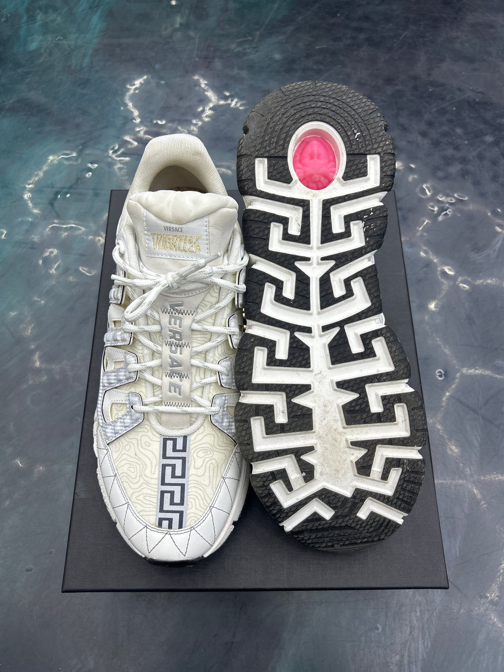 VERSACE TRIGRECA WHITE PRE OWNED SIZE 46.5