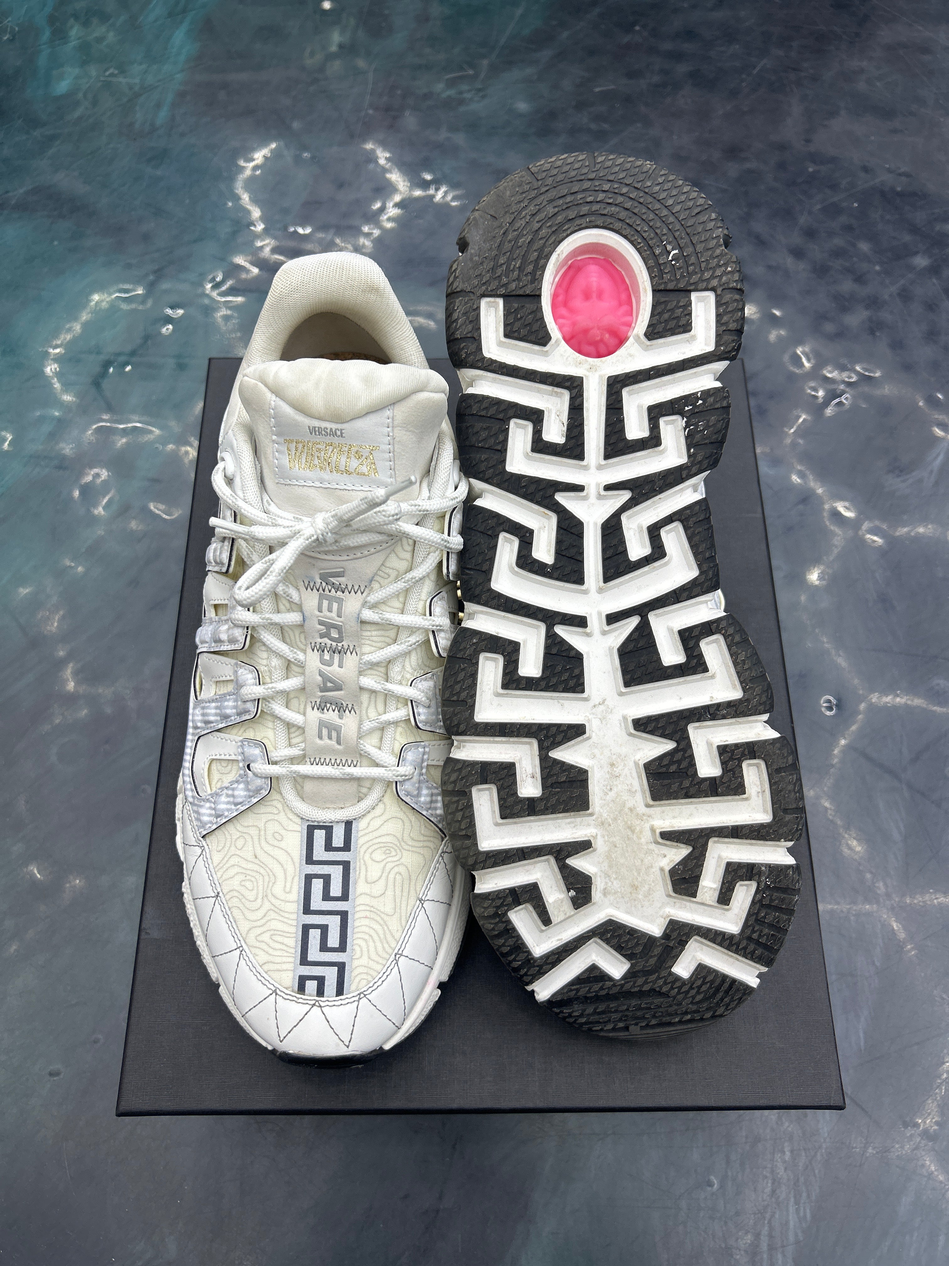 VERSACE TRIGRECA WHITE PRE OWNED SIZE 46.5
