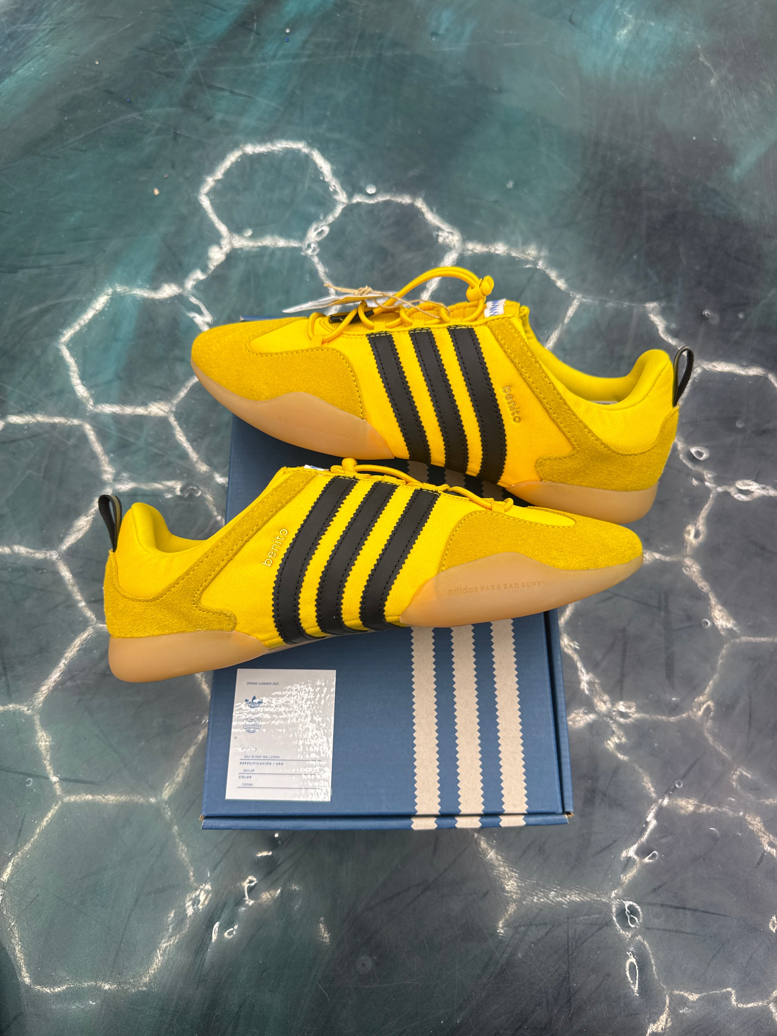 ADIDAS BALLERINA BAD BUNNY GOLD PRE OWNED SIZE 9