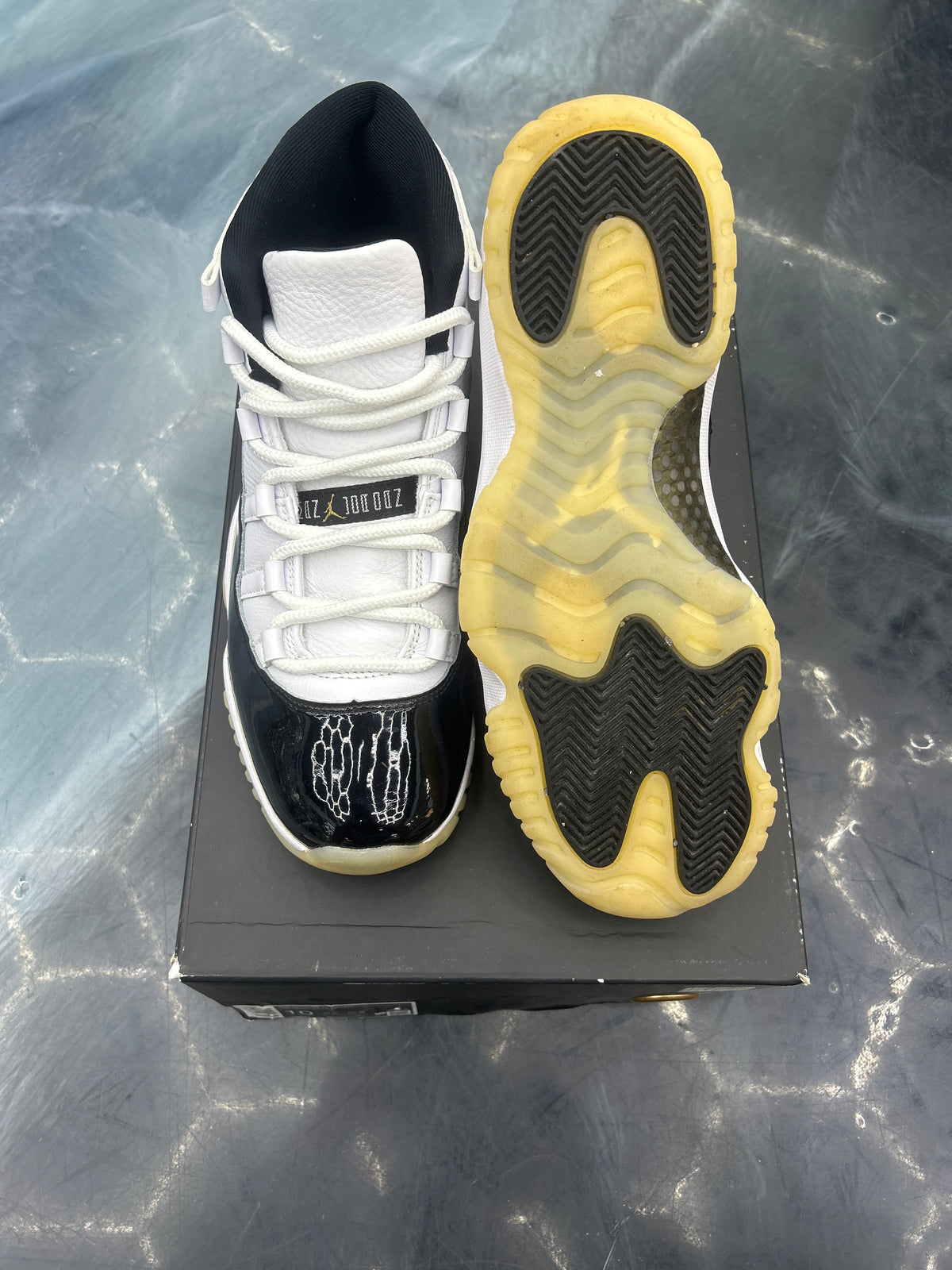 JORDAN 11 DMP GRATITUDE SIZE 10 PRE OWNED