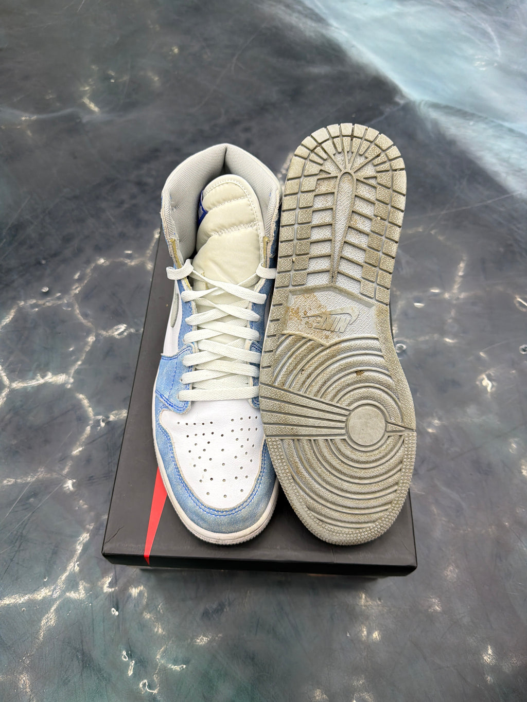 JORDAN 1 RETRO HIGH OG HYPER ROYAL SMOKE GREY PRE OWNED SIZE 11 REP BOX