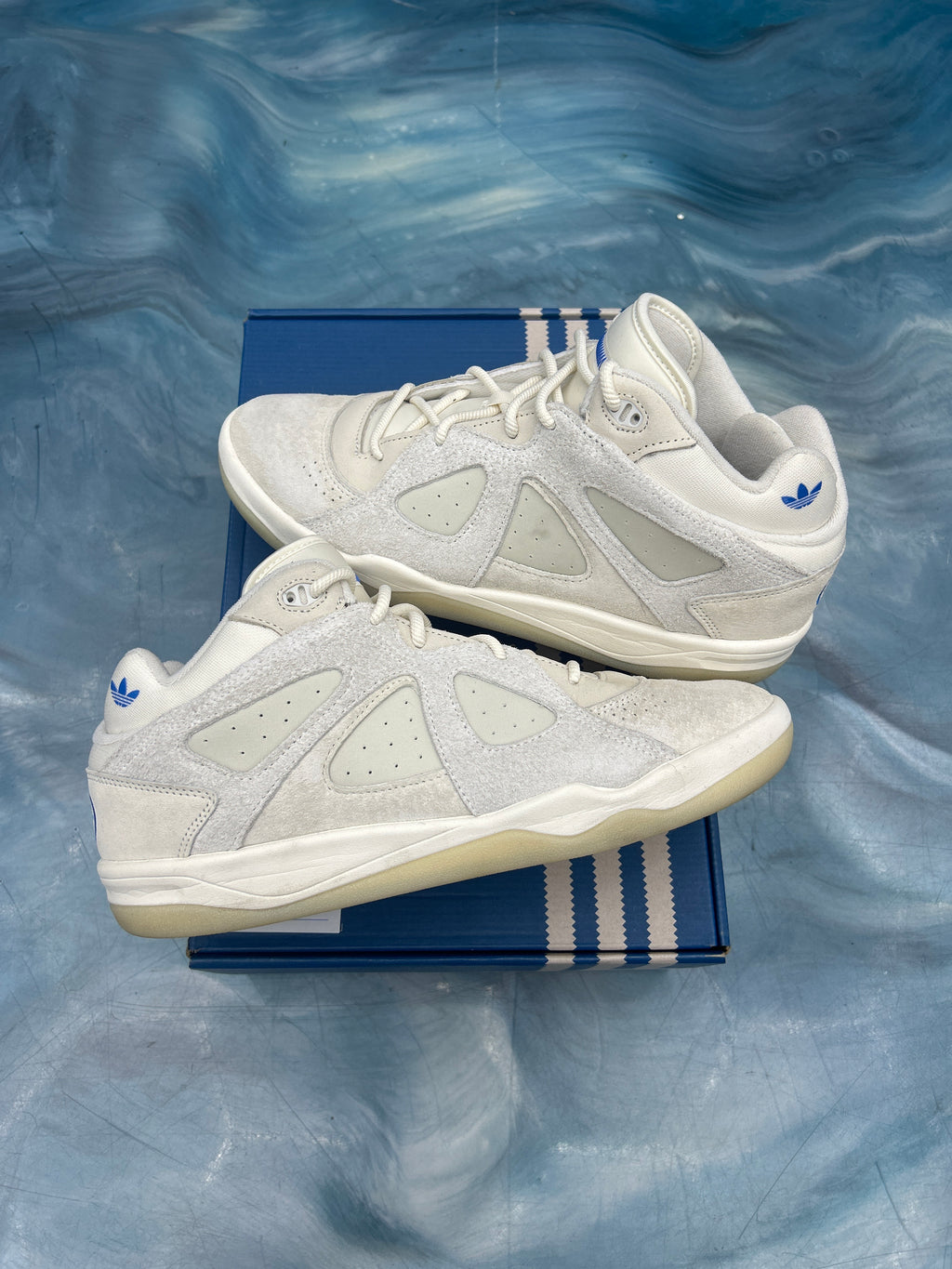 ADIDAS BADBO 1.0 RESILENSE PRE OWNED SIZE 10.5